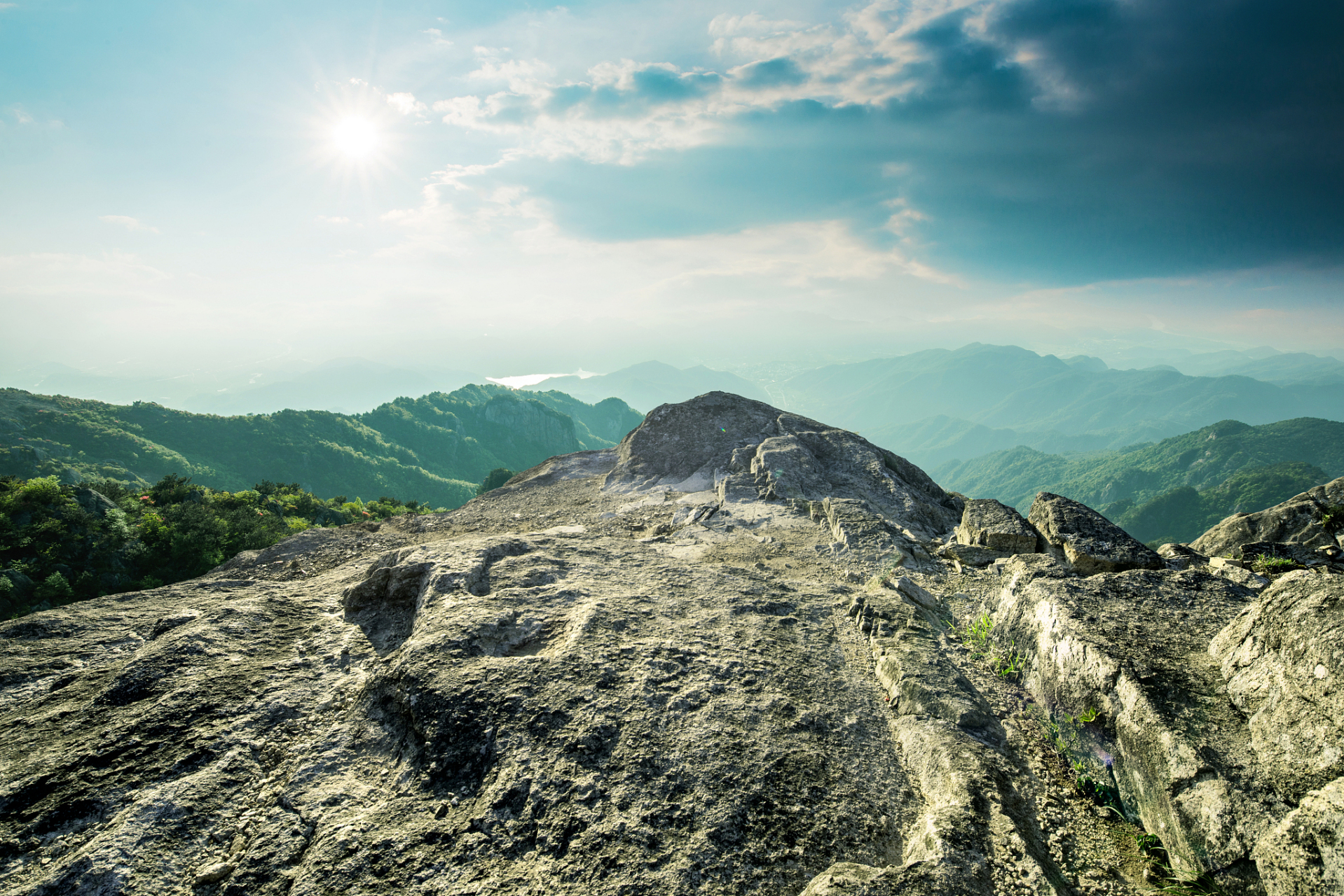 我在江西占山头# 江西黄岗山旅游攻略简写: 1.