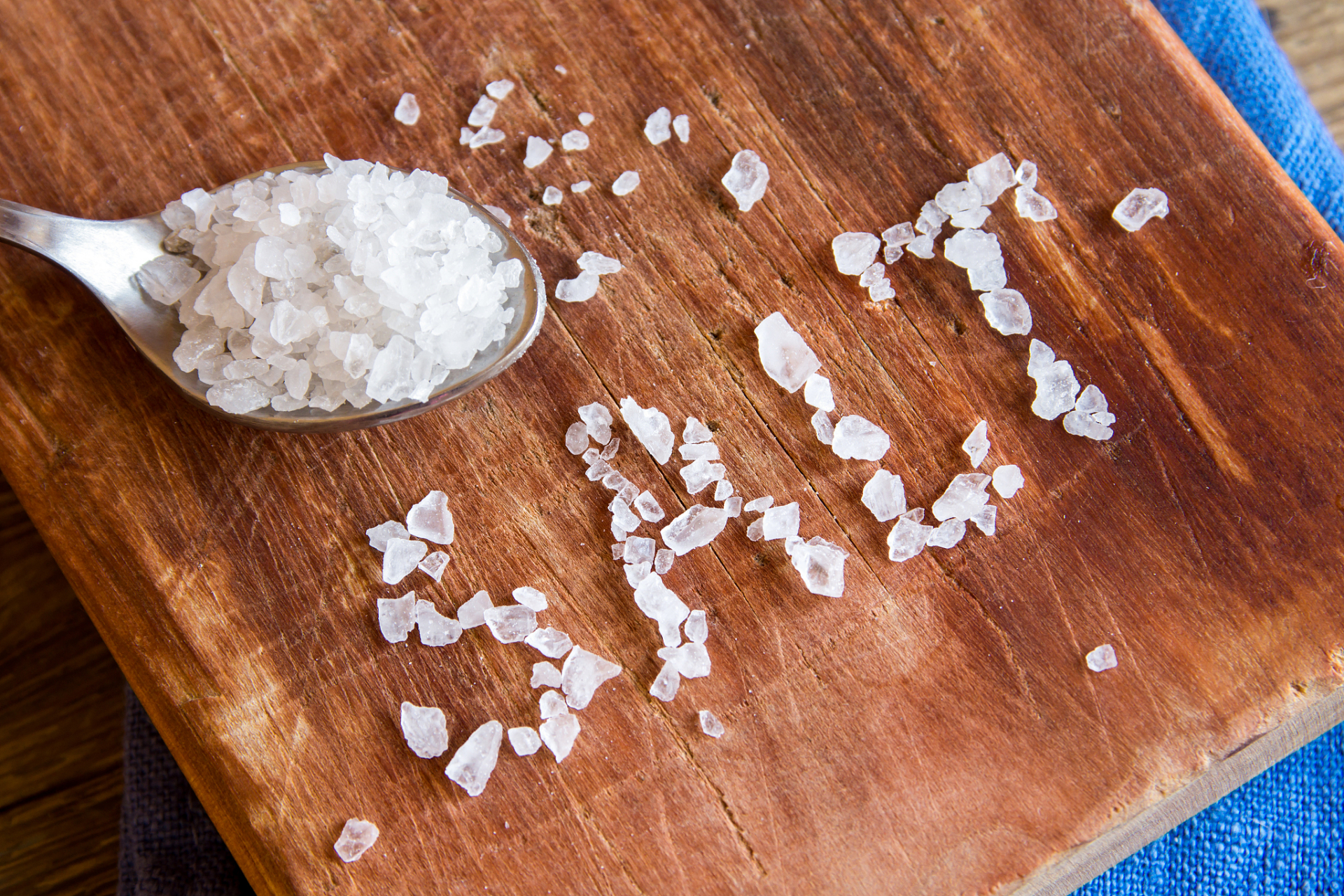 市面上的盐可以分为海盐,湖盐和矿盐,也可以根据用