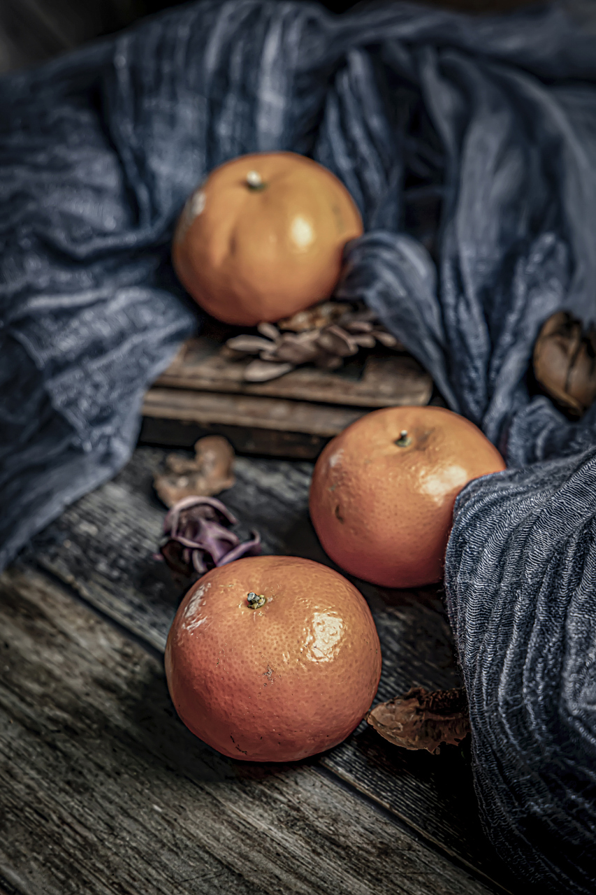 静物摄影是一种专注于拍摄静止物体或静态场景的摄影形式.