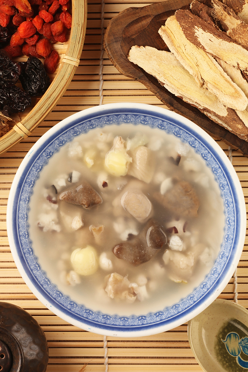 常服党参粥防老年痴呆【仅供参考】  老年痴呆最典型的症状就是记忆力