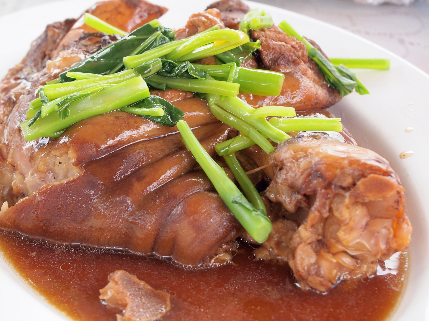 《红楼梦》冬日美食——火腿炖肘子.