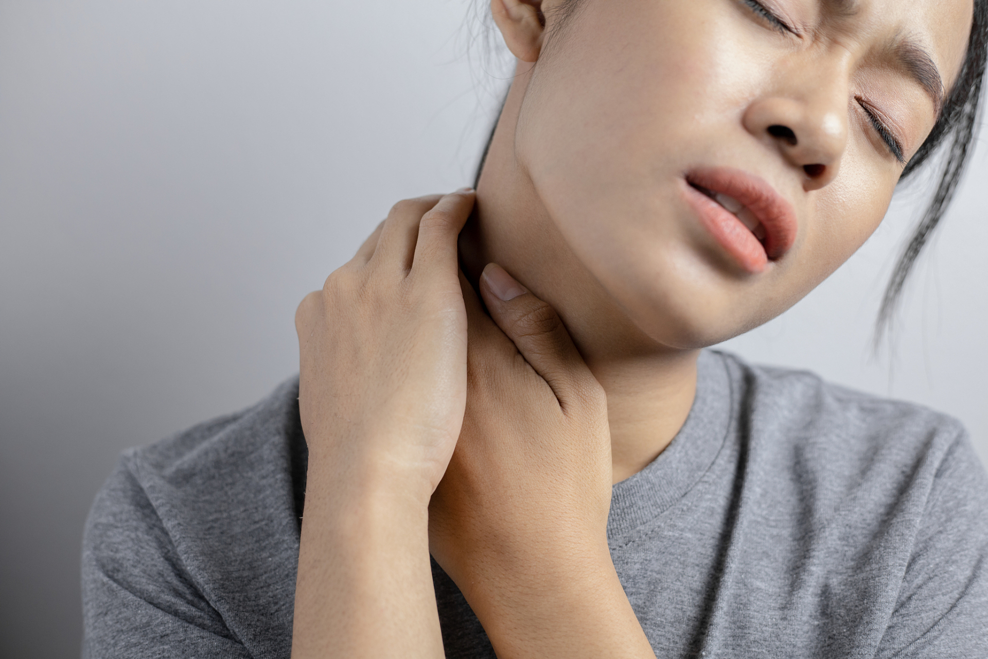 白云山冷敷甲状腺贴#  脖子不舒服可能有多种原因.