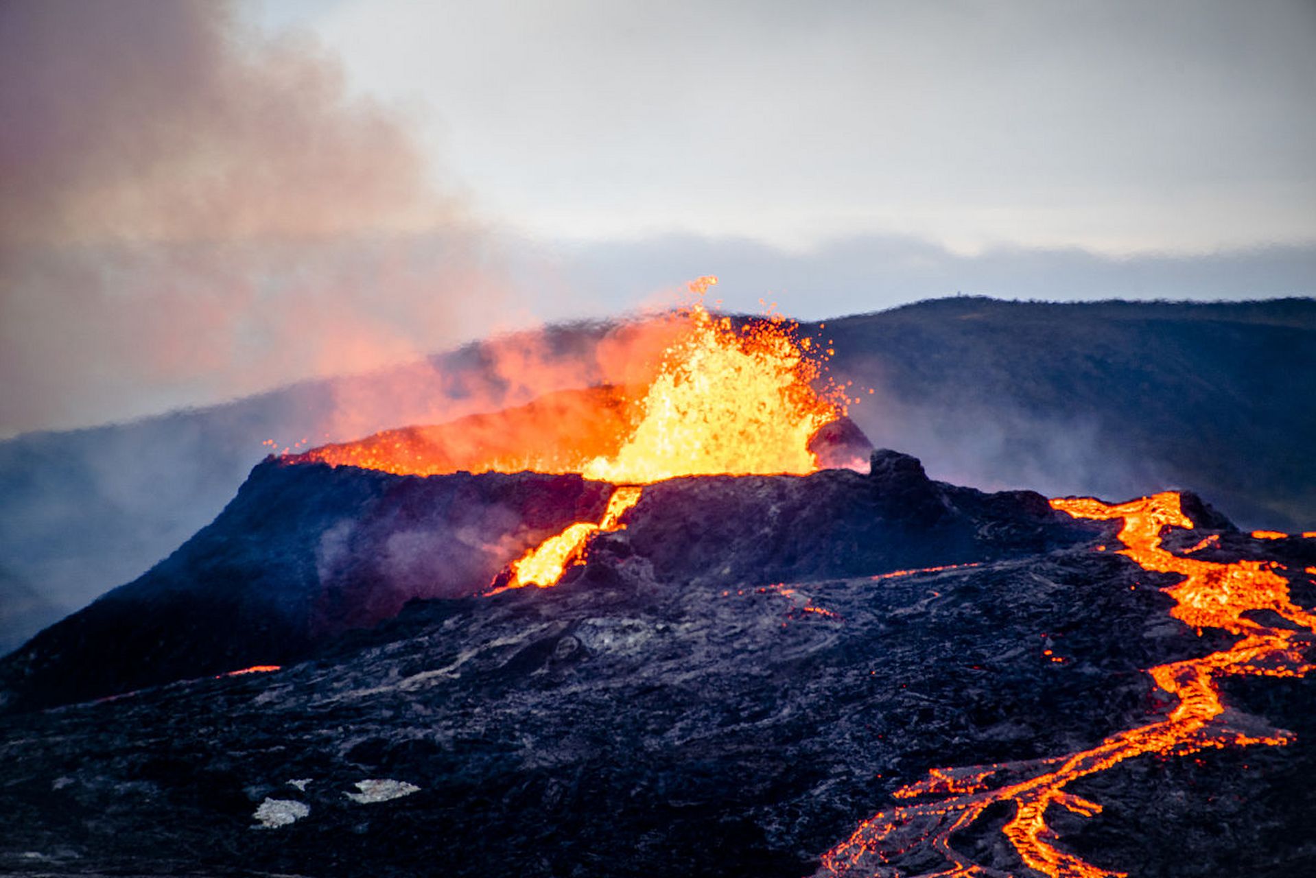 能毁灭地球的,除了核弹,还有火山爆发!