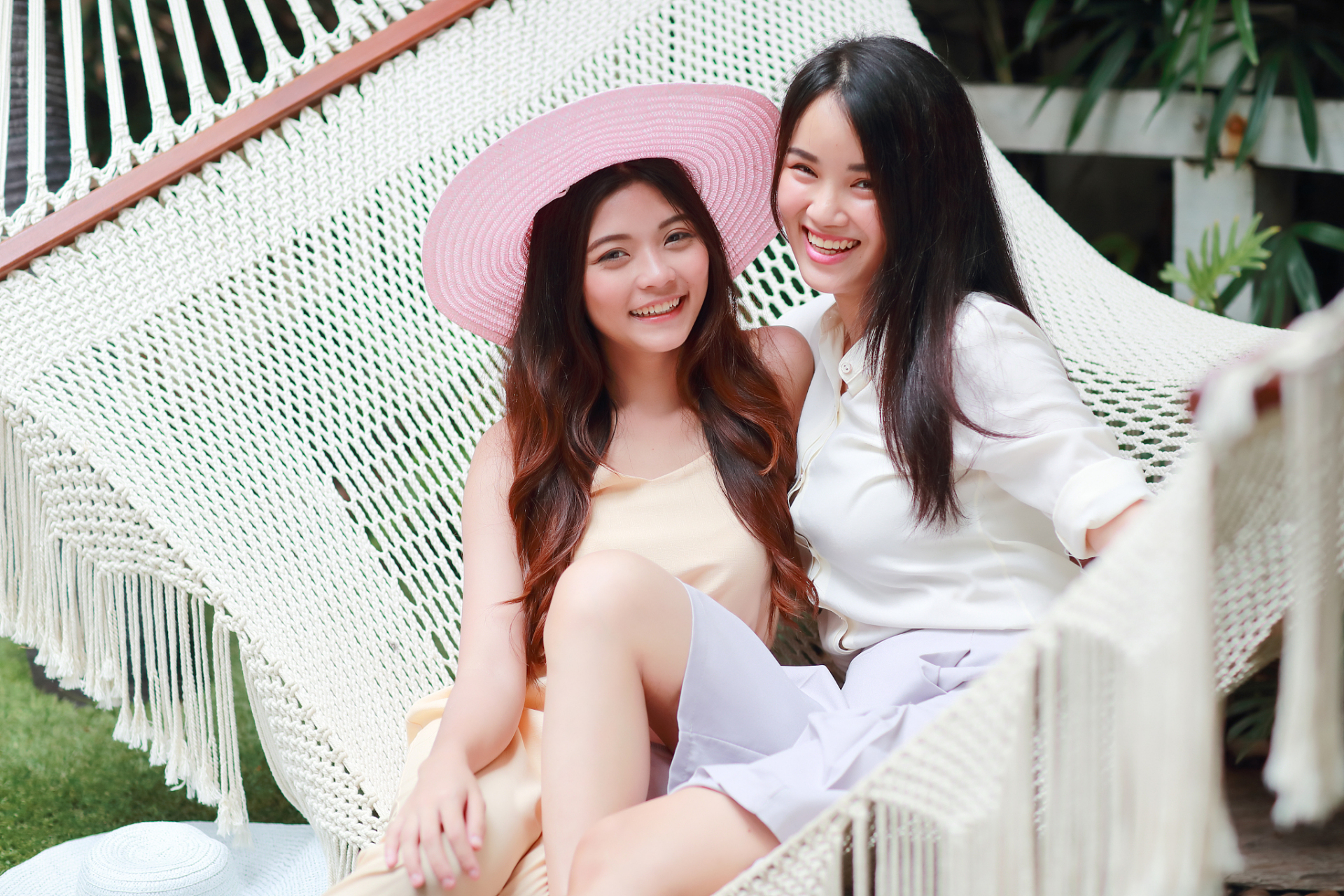 理由是当年她们也承担了债务,我老婆坚决反对并表示