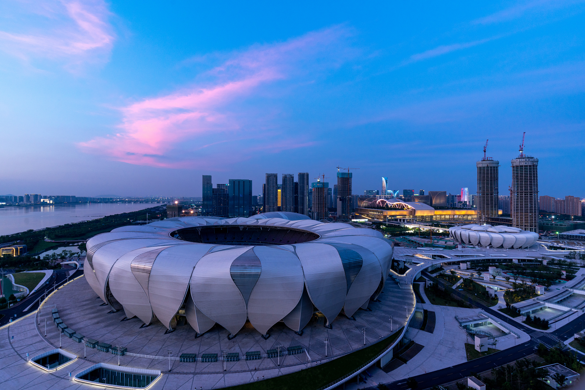 亚运fun体验# 杭州奥体中心:体育的盛会 杭州奥体中心是2023年亚曰後