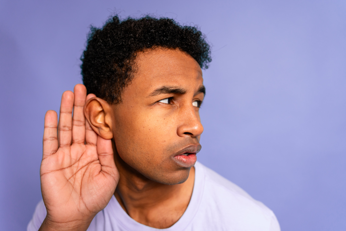 倾听,它不仅仅是用耳朵去听,更是用心去感受,用眼睛去观察,用思维去