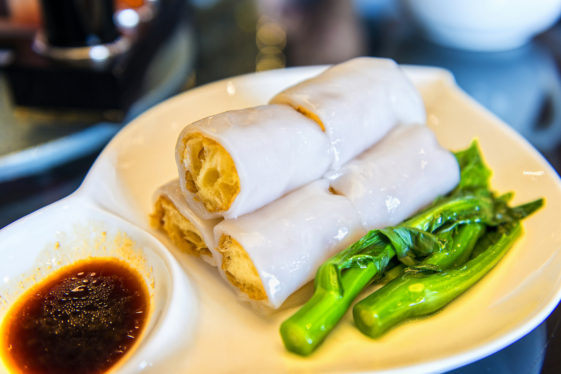 广东肠粉#  跟大家分享一下广东美食:广式布拉肠粉.