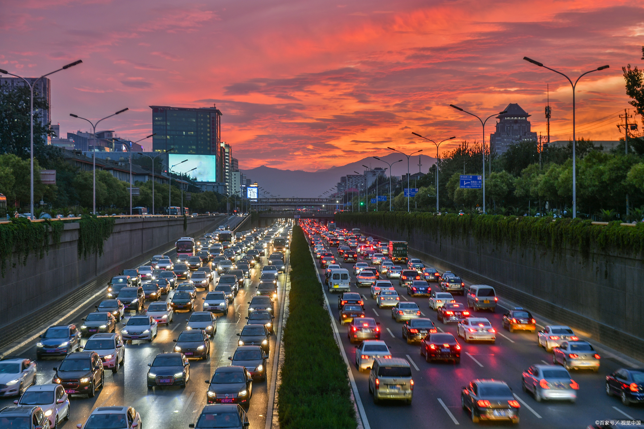 秦皇岛城区早晚高峰交通拥堵如何解决