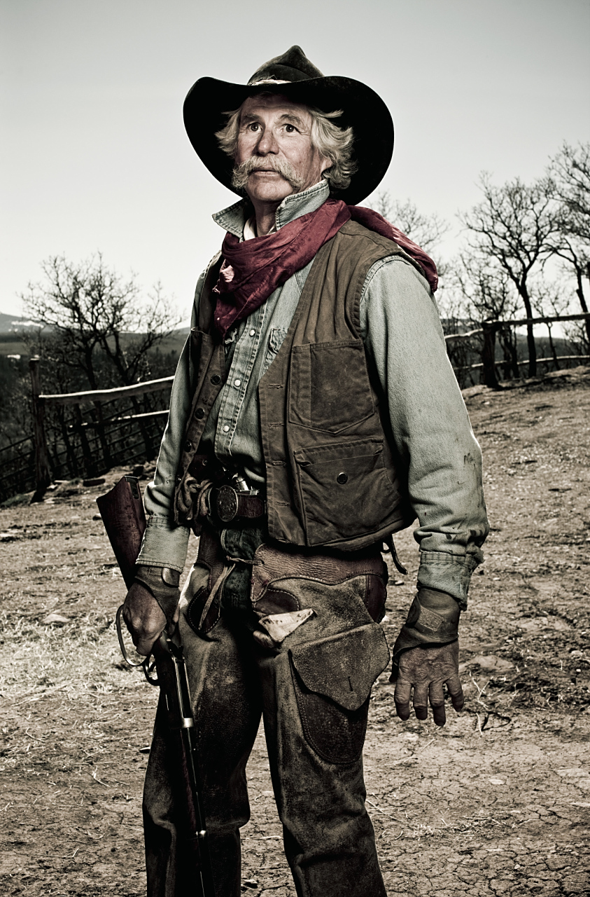 西部牛仔使用的左轮手枪品牌因时代不同而有所变化.