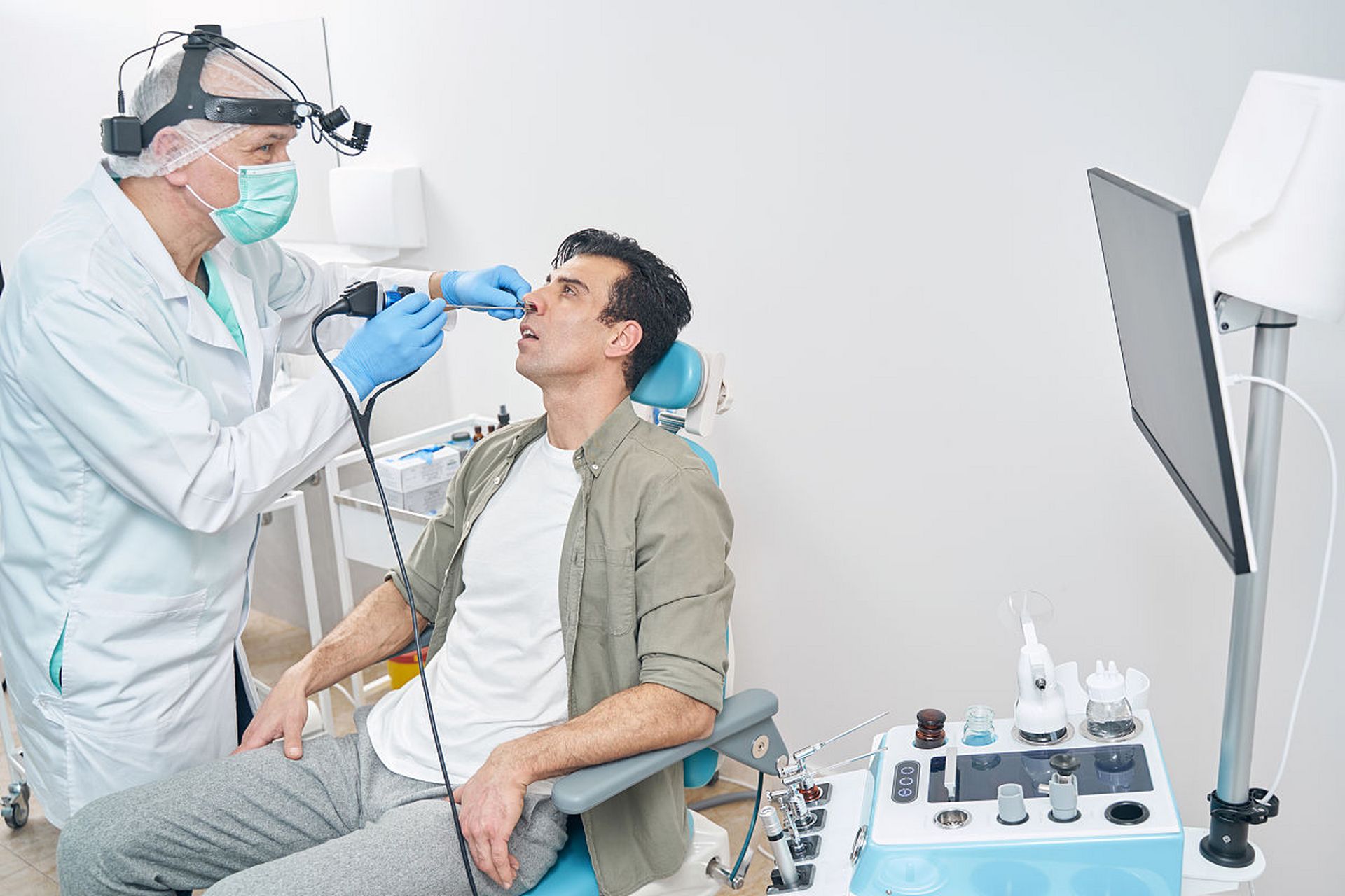 实际上,尽管它们都是内窥镜的一种,但各自的职责和应用却有着显著的