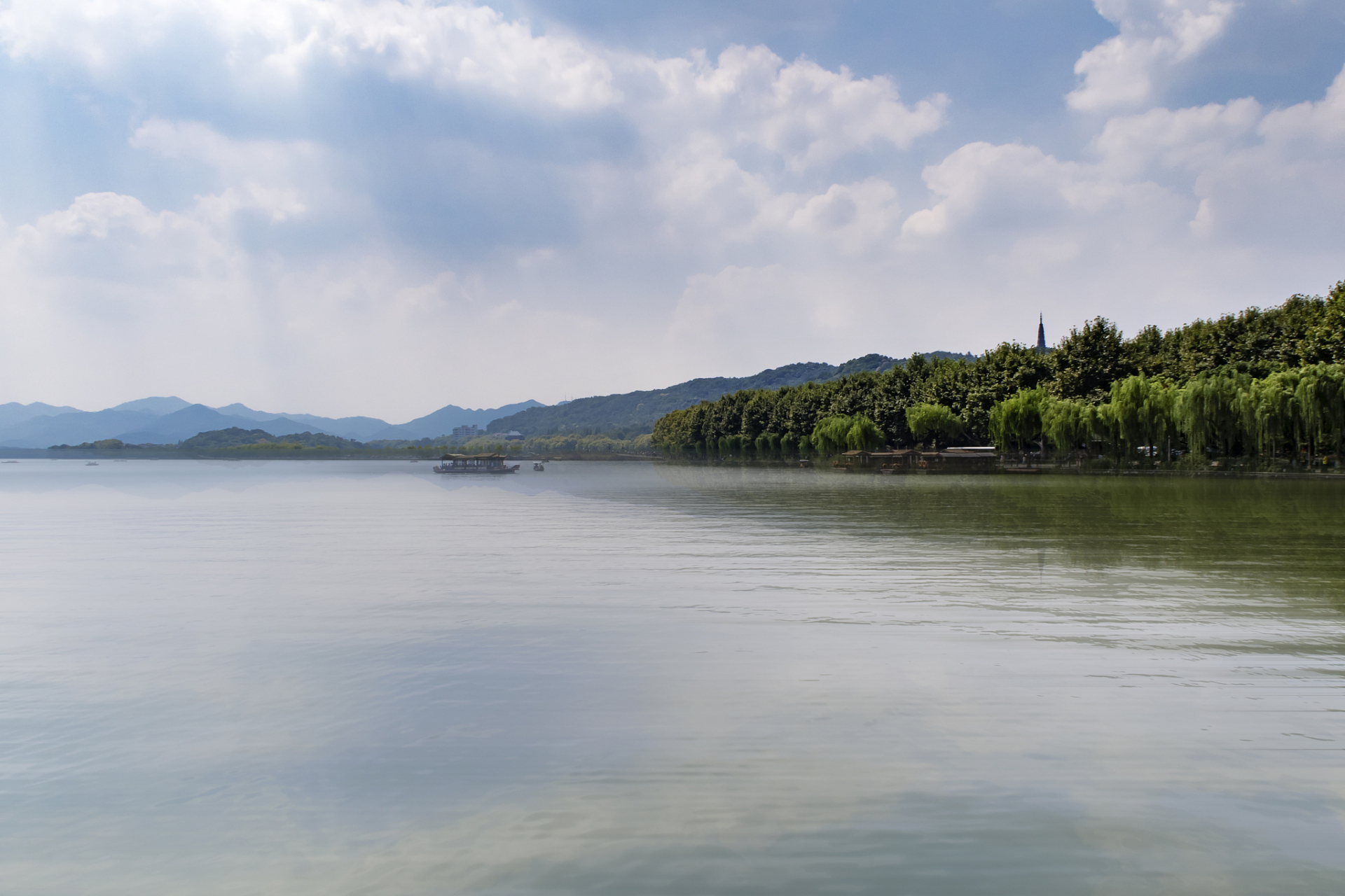 三江两岸滨水游# 在富春江畔,一步一景,每一个角落都透出杭州的独特