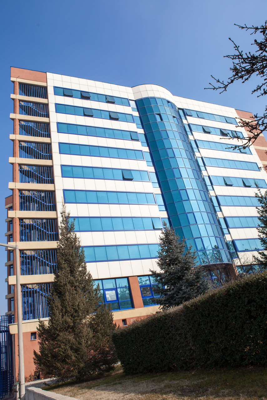 南华大学位于湘南,以优美风景,深厚文化底蕴和卓越学术水平吸引学子.