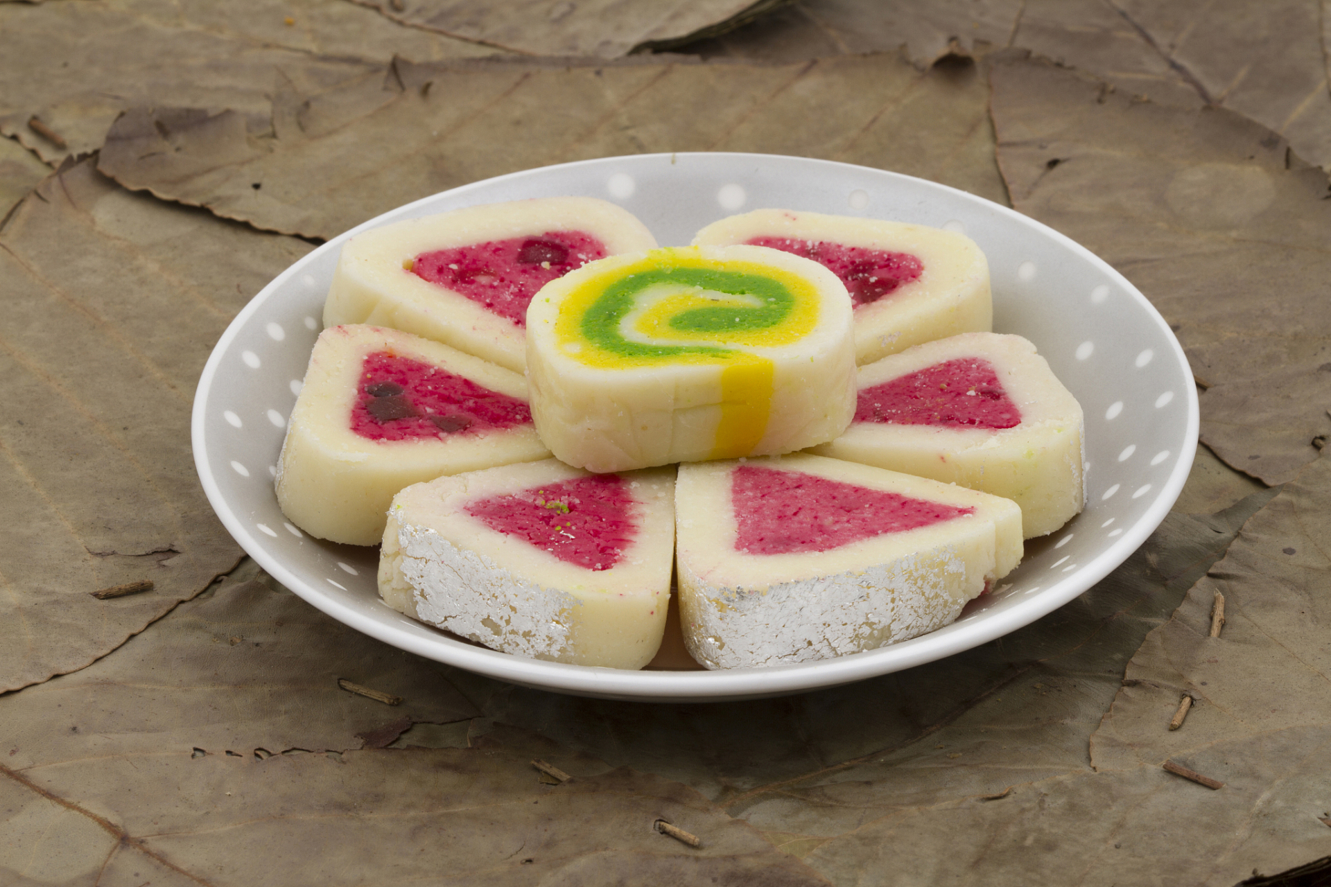 伦教糕作为一种传统的广东小吃,以其独特的口感和历史悠久的文化底蕴