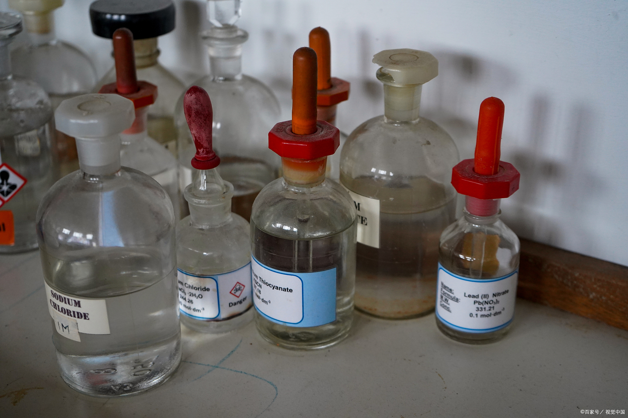 双氧水去除血渍:科学原理与安全使用指南