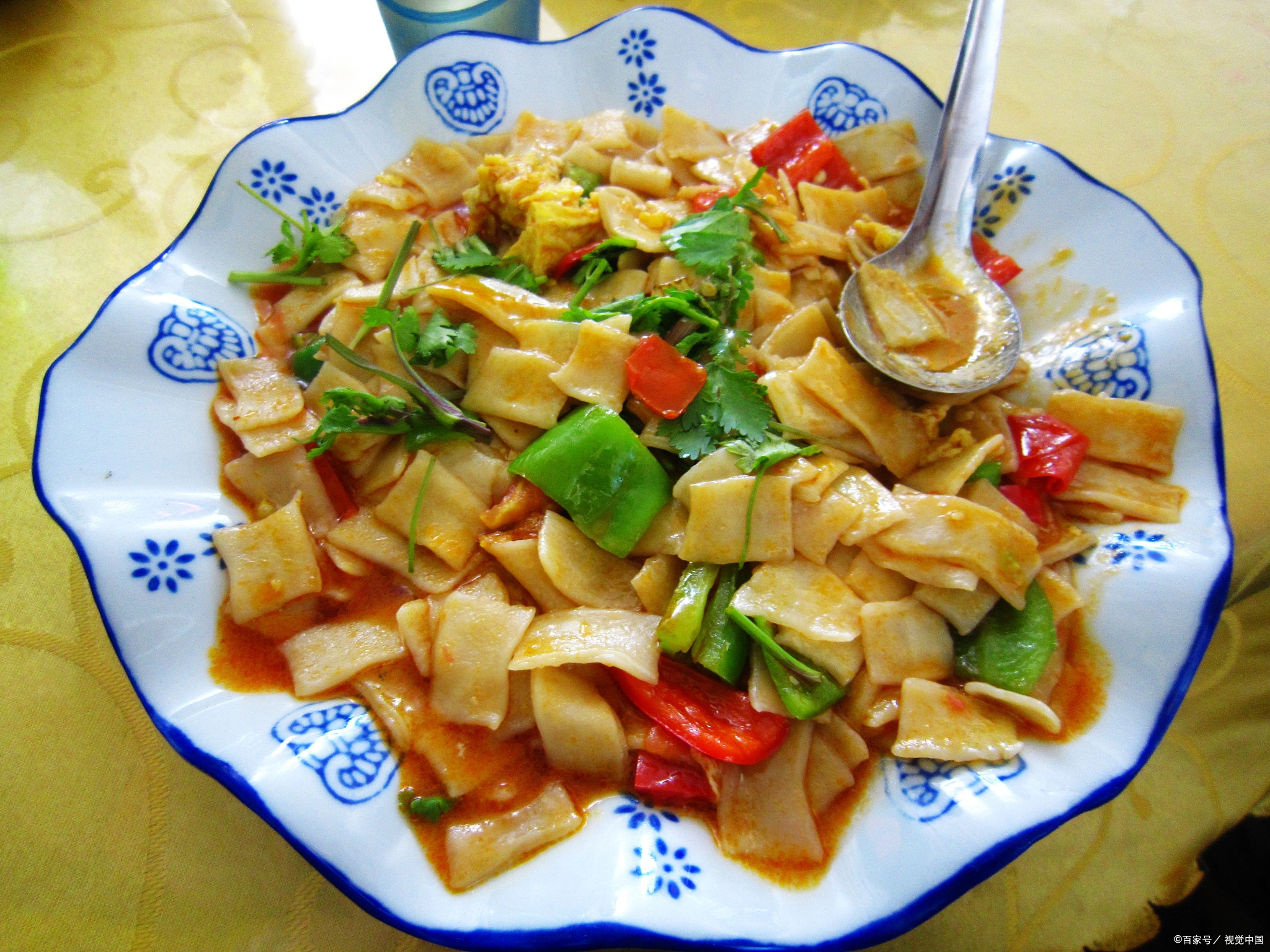 要等二十分钟才能吃上的炒面片,究竟有多好吃?