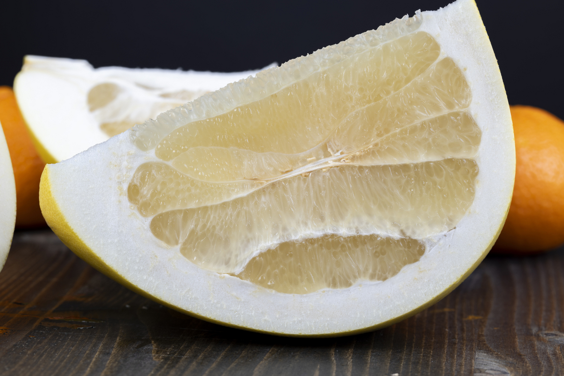 白癜风吃柚子有好处吗# #重庆迪邦白癜风# #重庆白癜风治疗去哪家