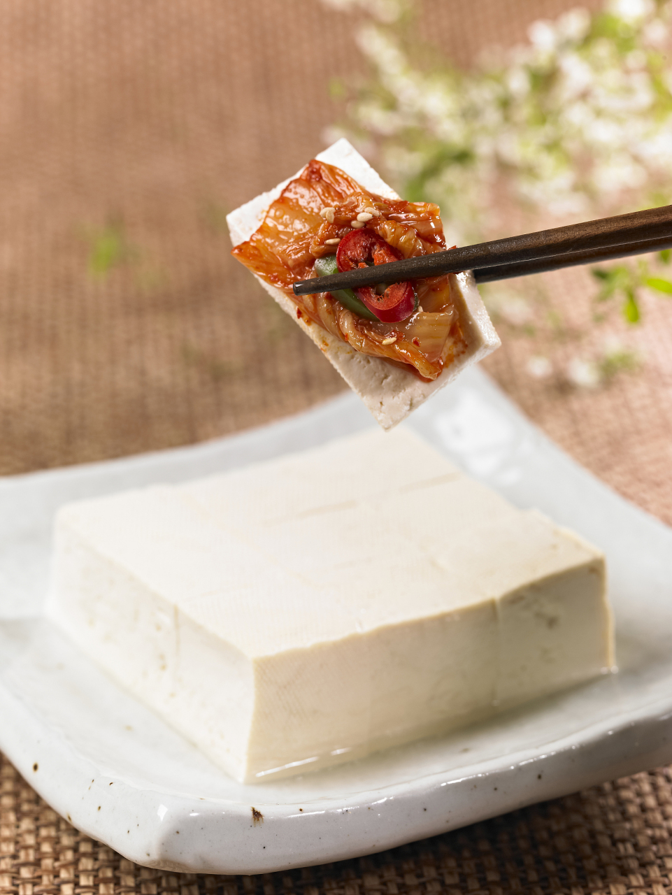 永和豆腐,一道来自江西省吉安县永和镇的传统特色名菜,以其独特的风味