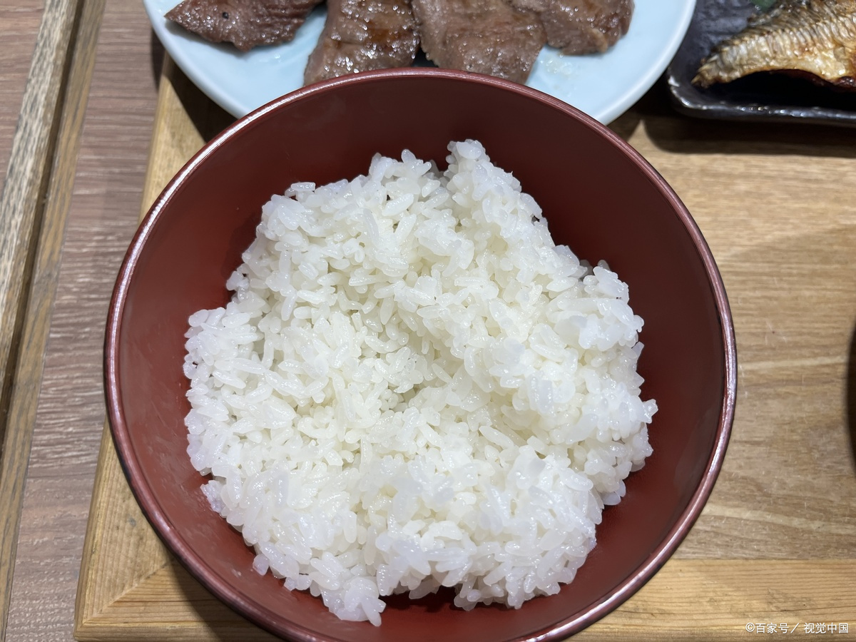 一两米饭有多少一两米饭是多大一碗图片四两熟米饭火锅店米饭图片甄子