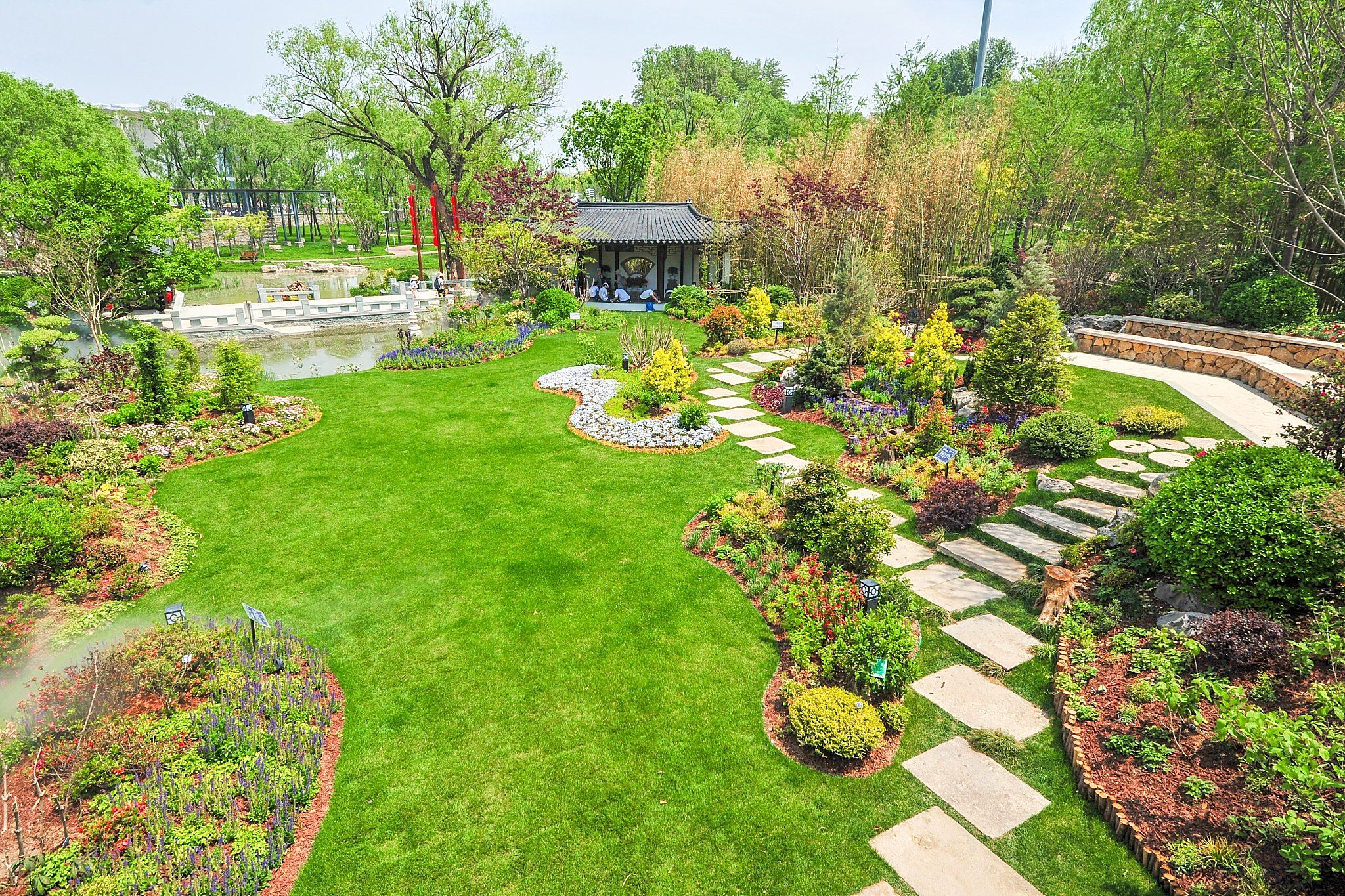 精心设计规划可让花园既美观又实用,成为生活中的绿洲