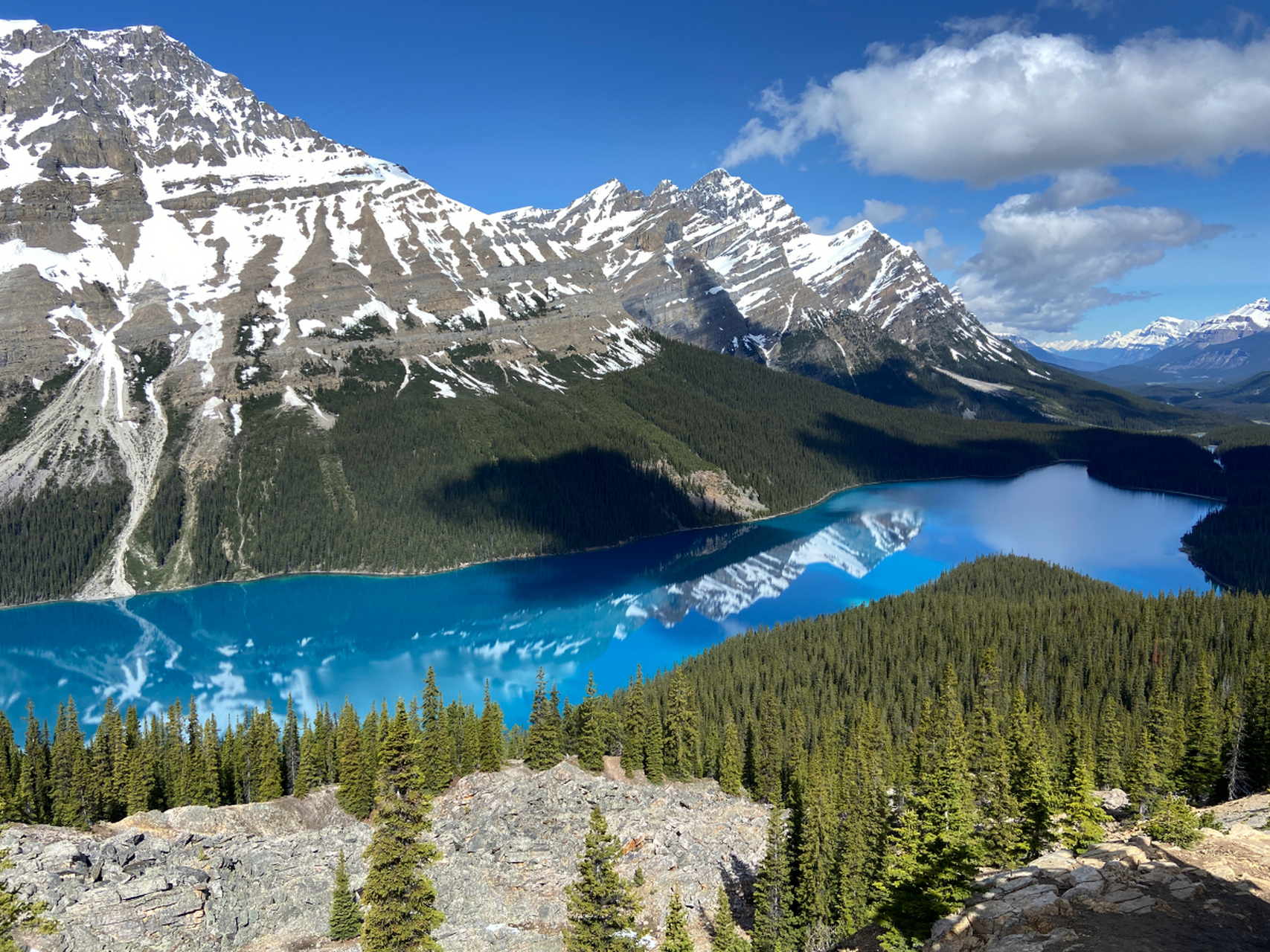 是美洲科迪勒拉山系在北美的主干,由许多小山脉组成,被称为北美洲的"