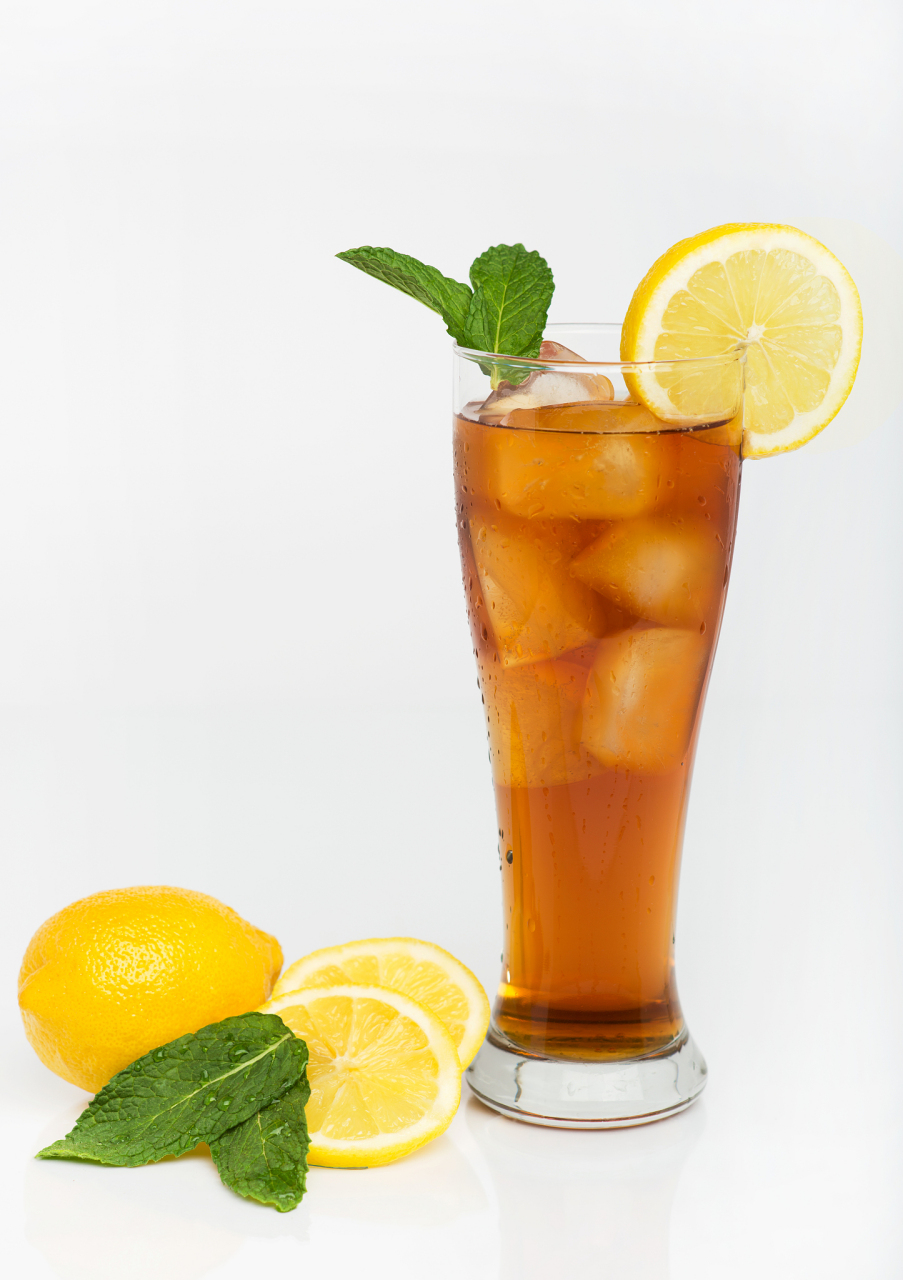 友谊像一杯冰红茶 在炎炎夏日里清新透凉 滋润着你我干渴的喉咙 它是