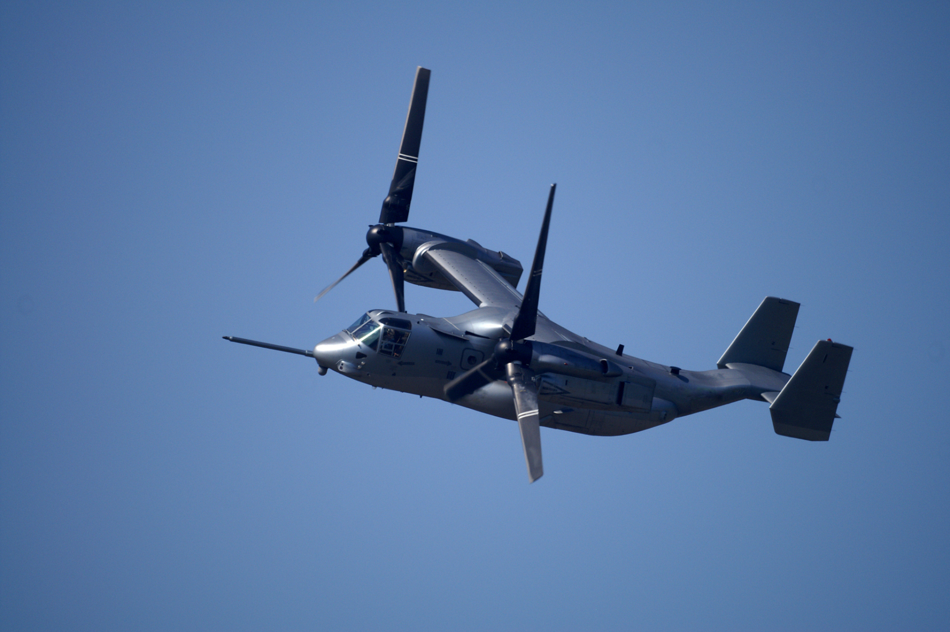 那架美军的v-22"鱼鹰"运输机在澳大利亚的达尔文北部提维群岛地区坠毁