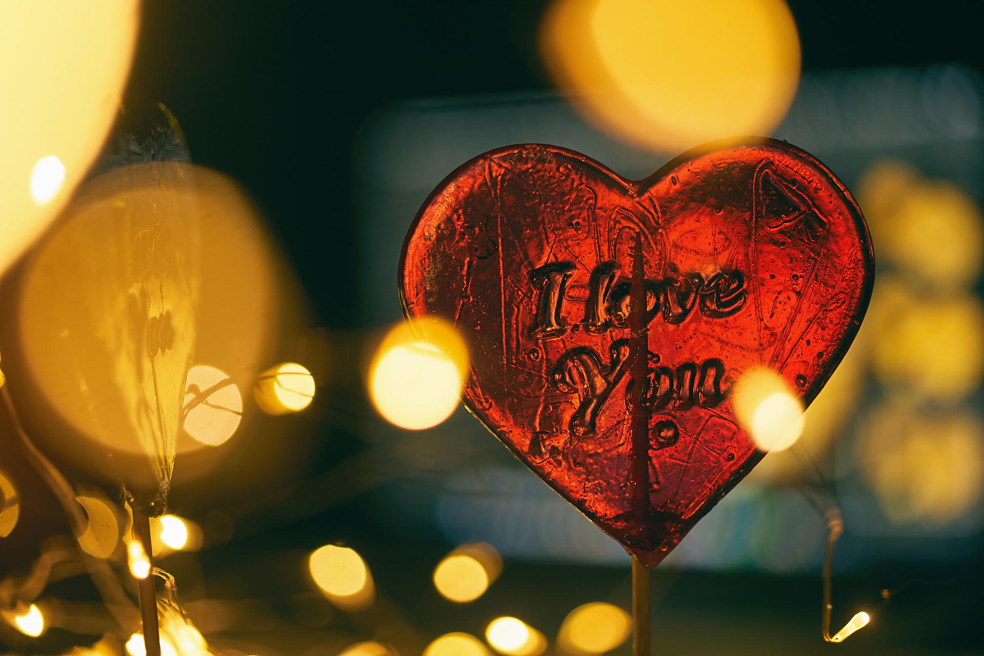 个人情感语录供参考 深夜思念唯美表白 我爱你,这是我生活中最真挚的