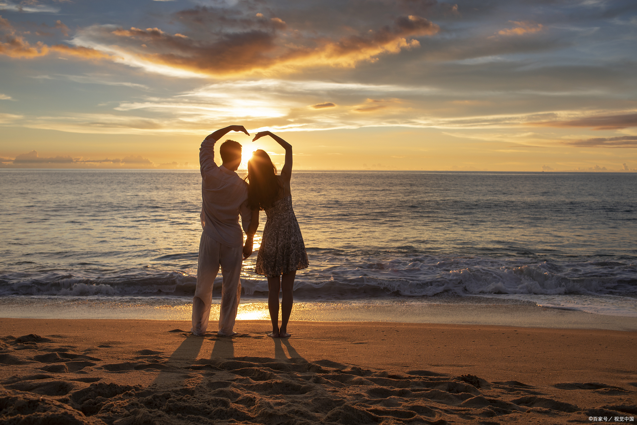 我乃一枚倔强之石,任凭风雨雕琢,亦不肯让原则之基有丝毫动摇