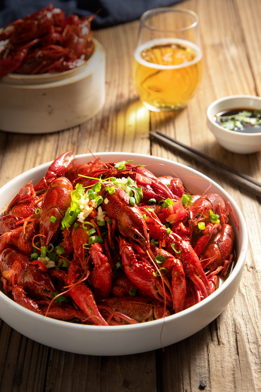 菠萝和龙虾一起吃会不会食物中毒吗?04   首先,我们先来看看菠萝.