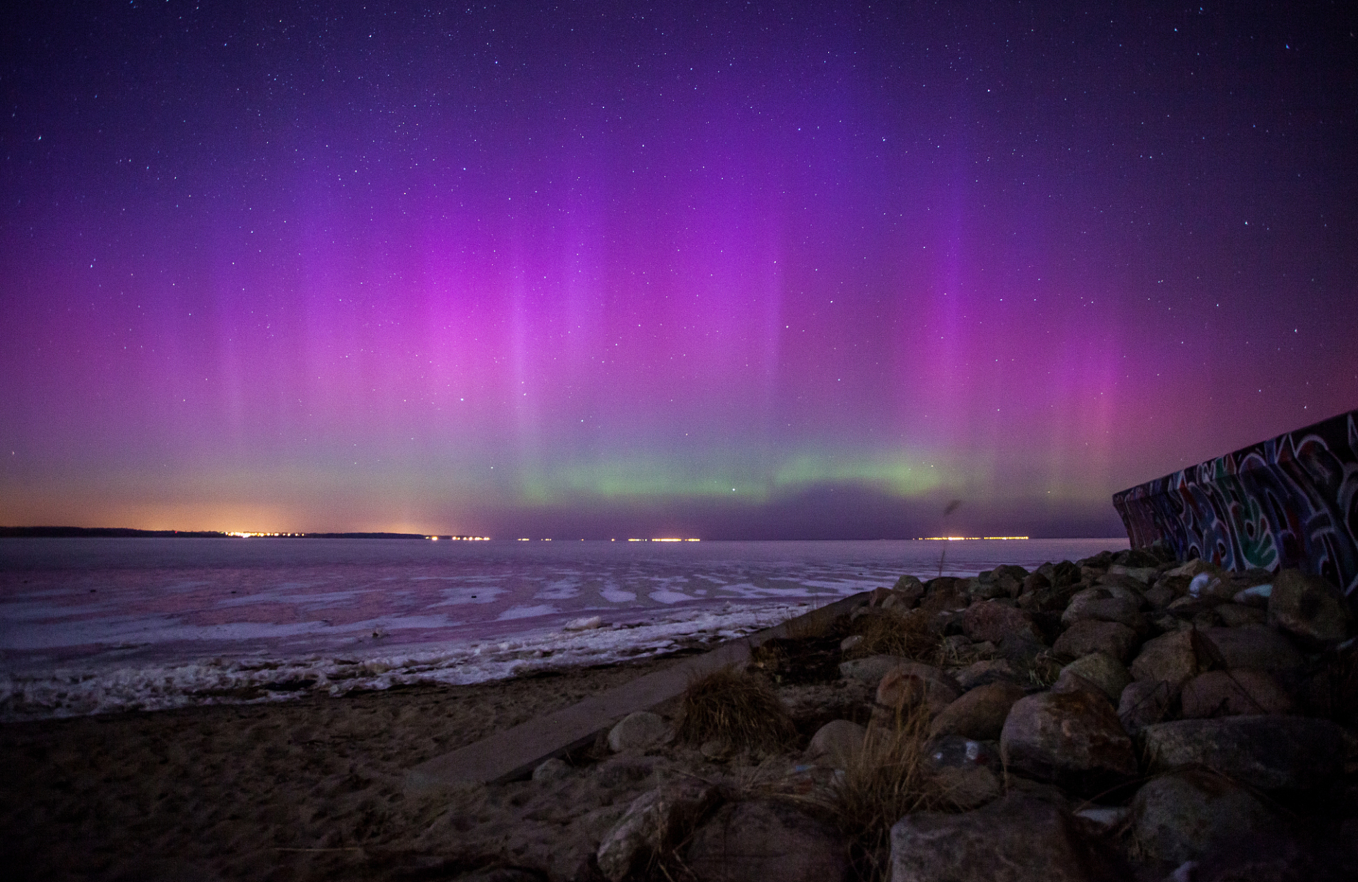 刘培中先生是曾仕强的老师,曾给出了一些预言.