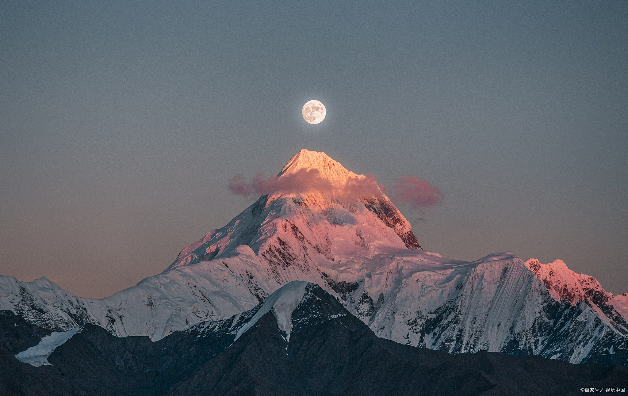 梅里雪山日照金山,卡瓦格博的震撼日出!