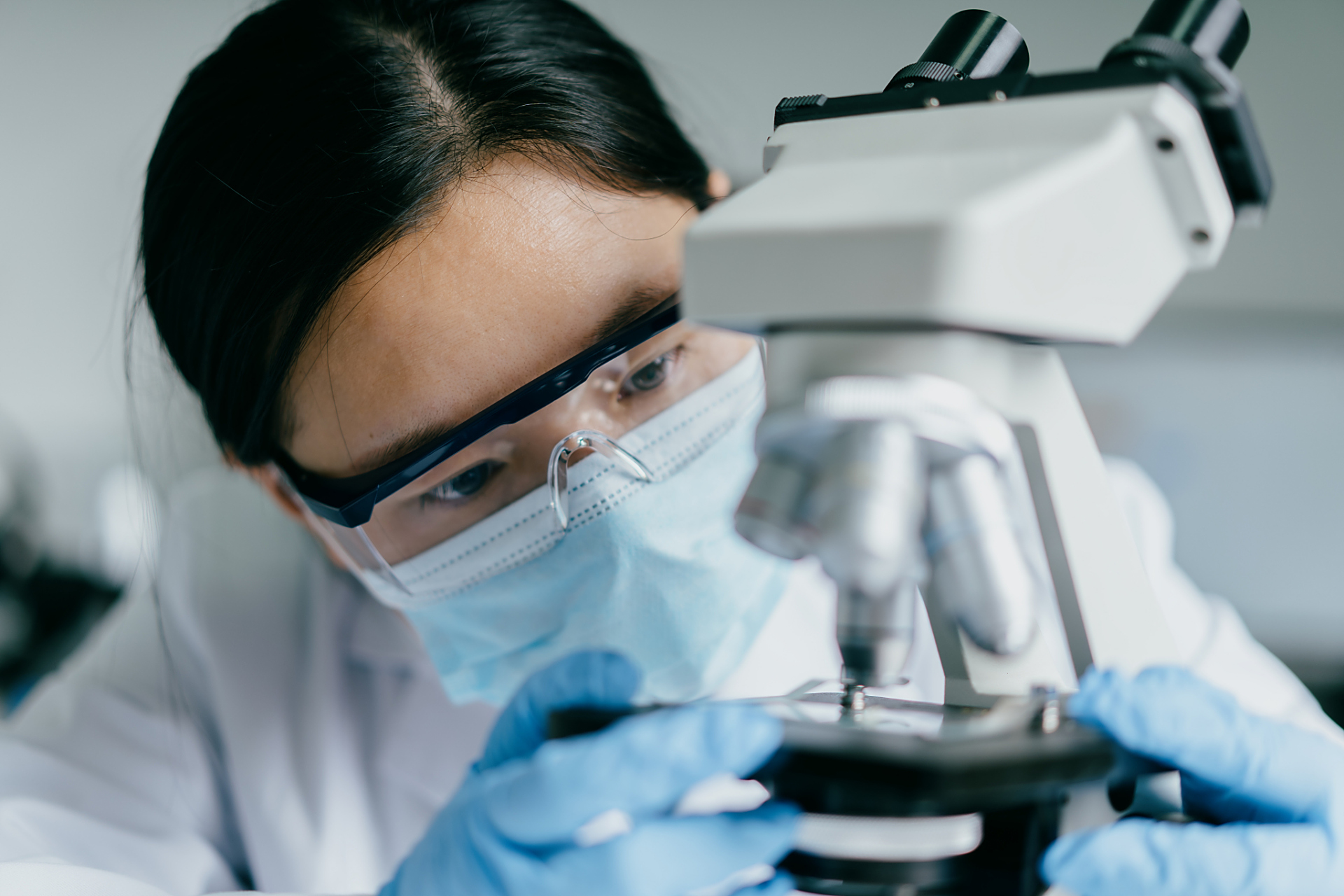 眼视光医学专业就业前景怎么样 能通过配镜处方,视功能训练,光学及