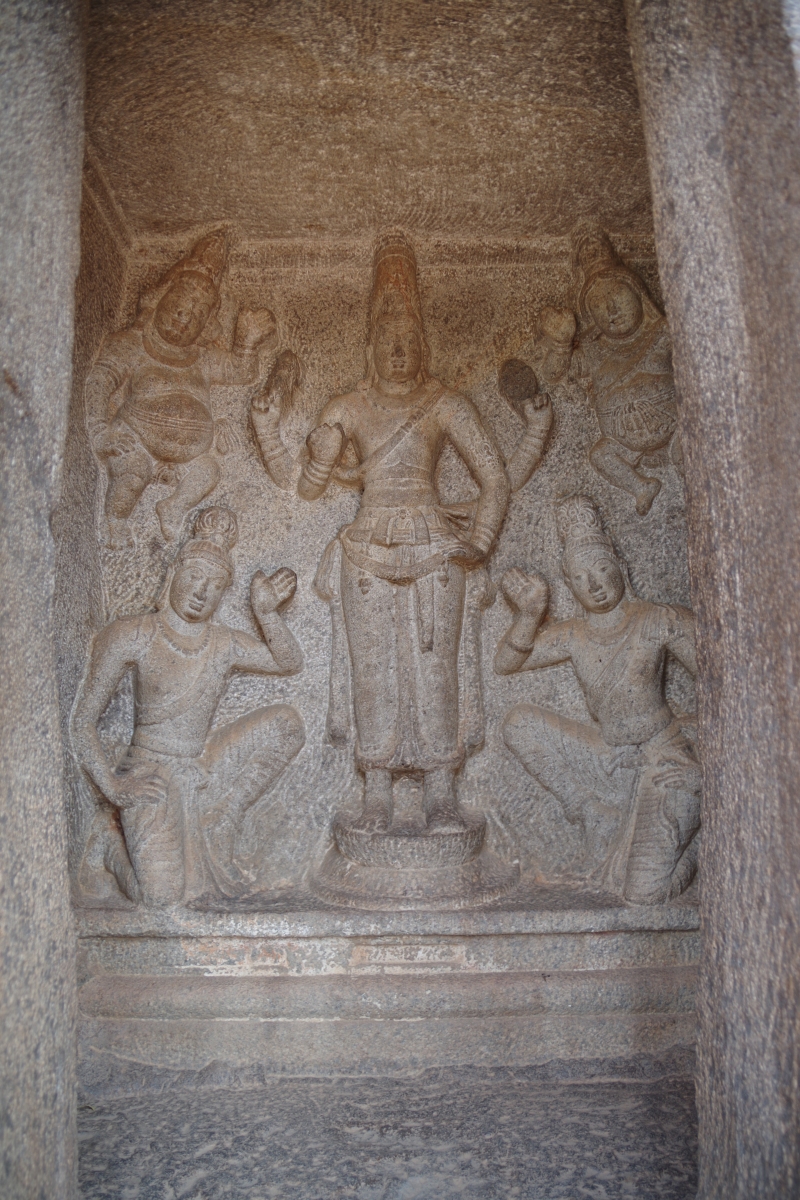 五一重庆文化之旅:南龛寺摩崖造像探寻古韵,南岸岚苑赏景品美食,特产