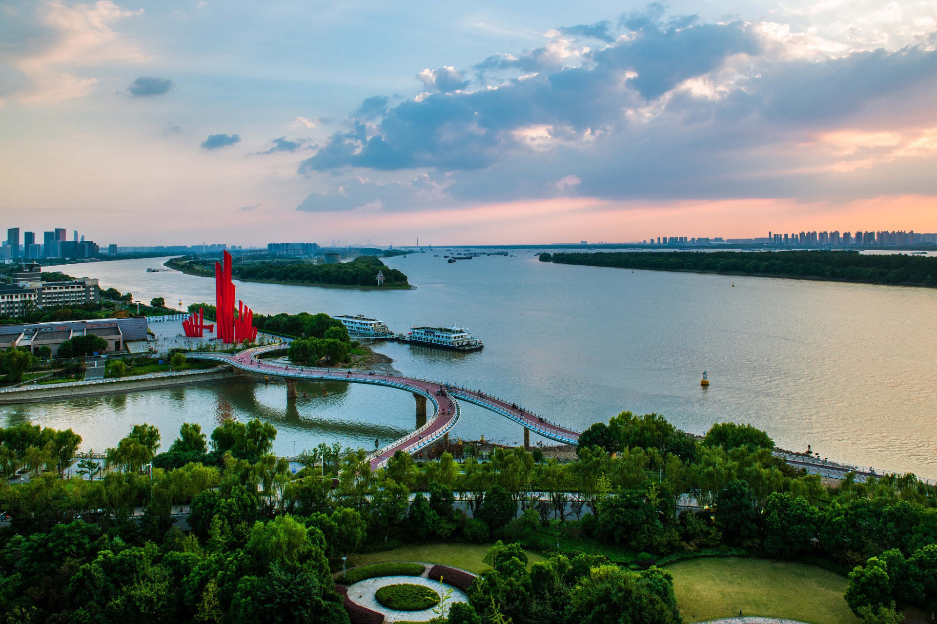 常德主打一个松弛感# 柳叶湖是常德市区的一颗璀璨明珠,以其山水淘鞍