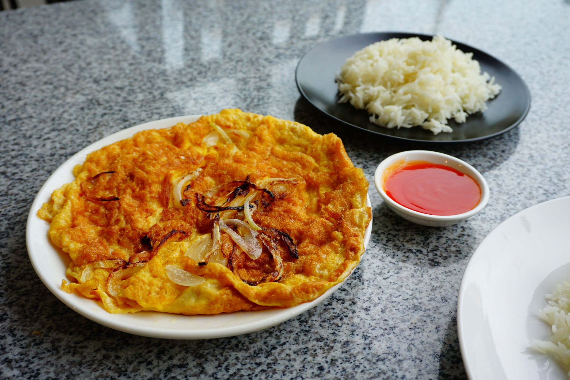 大家好,欢迎来到农村美食课堂,今天给大家分享五柳炸蛋的家常做法.