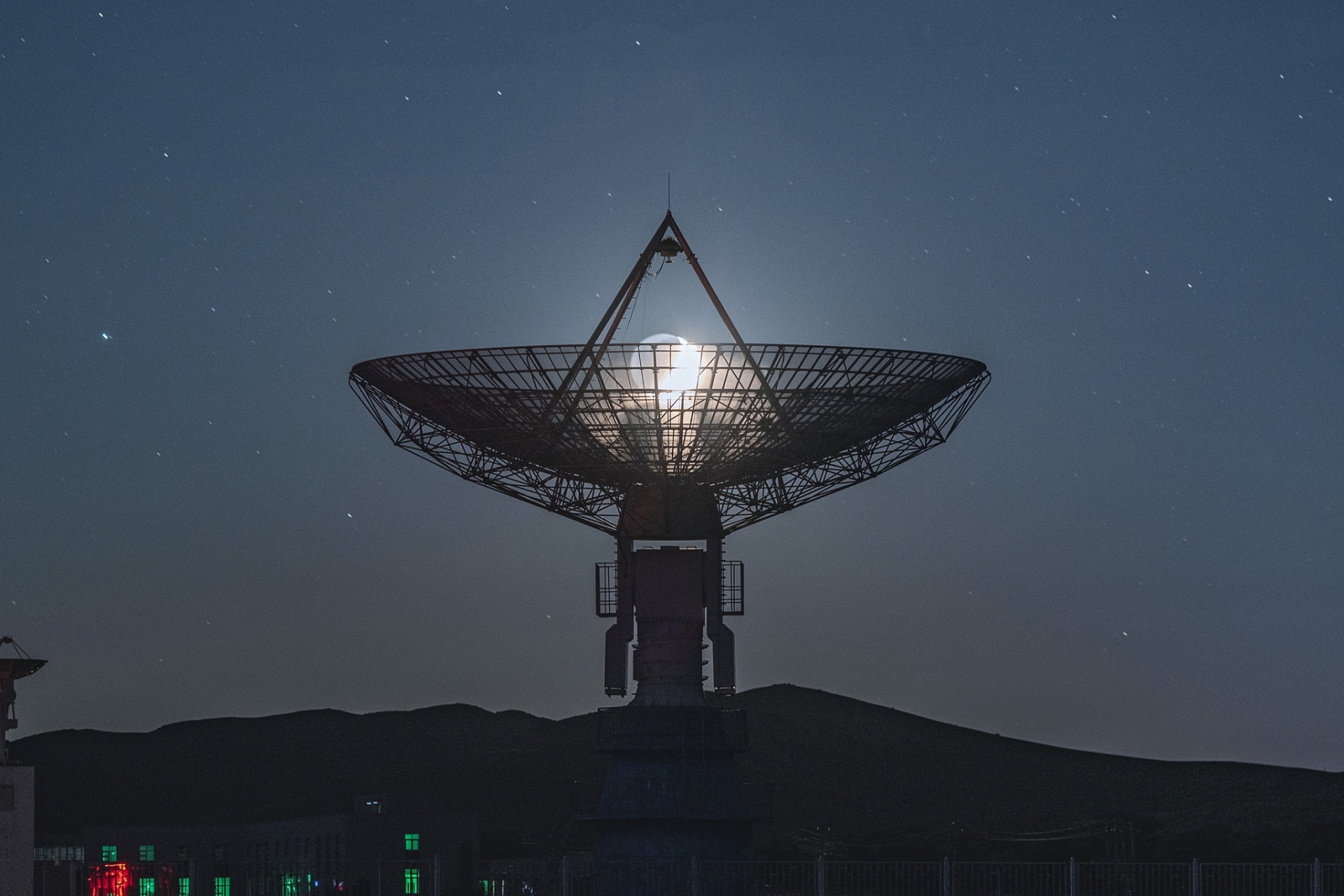 墨子巡天望远镜位于青海省海西蒙古族藏族自治州冷湖