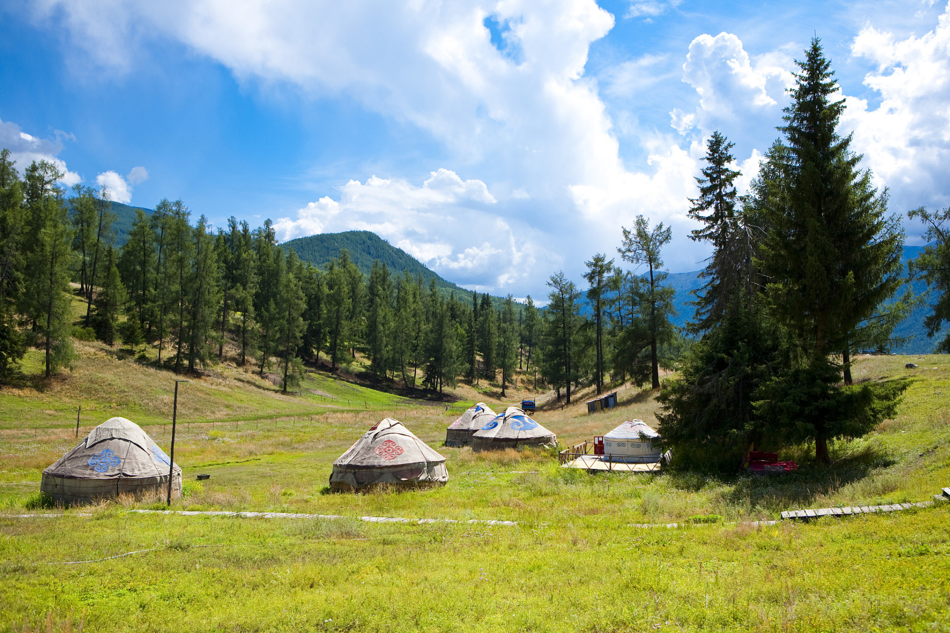 奇遇那拉提#新疆那拉提塔吾萨尼景点是一处著名的旅游胜地,在众多