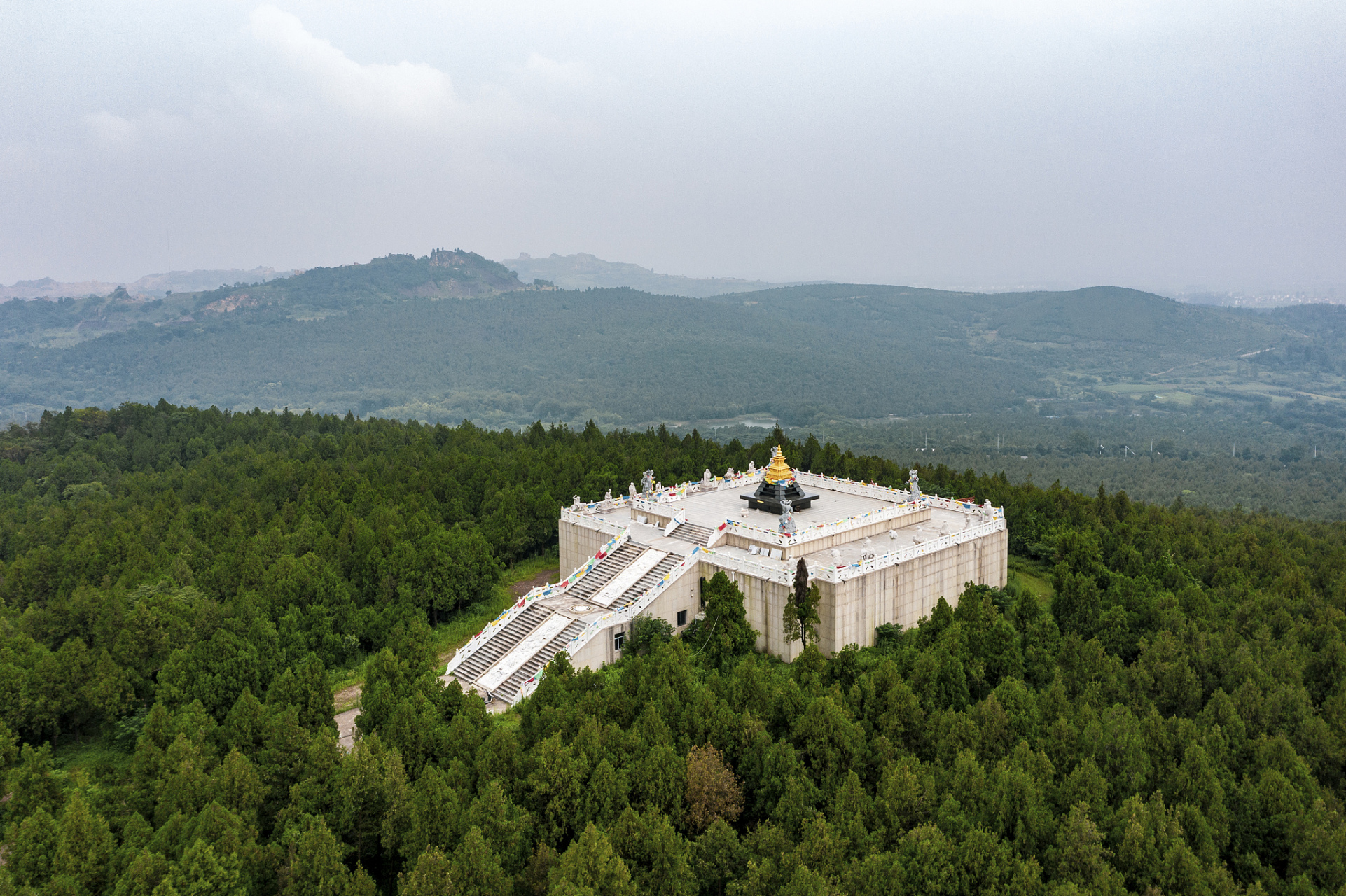 广东铜鼎山旅游区,位于风景秀丽的汕尾市,是一处集休闲,娱乐,观光于