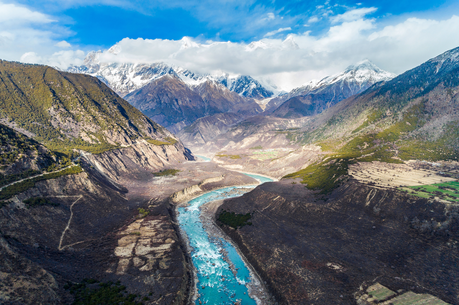 世界第一大峡谷在西藏——雅鲁藏布大峡谷 雅鲁藏布大峡谷北起米林县