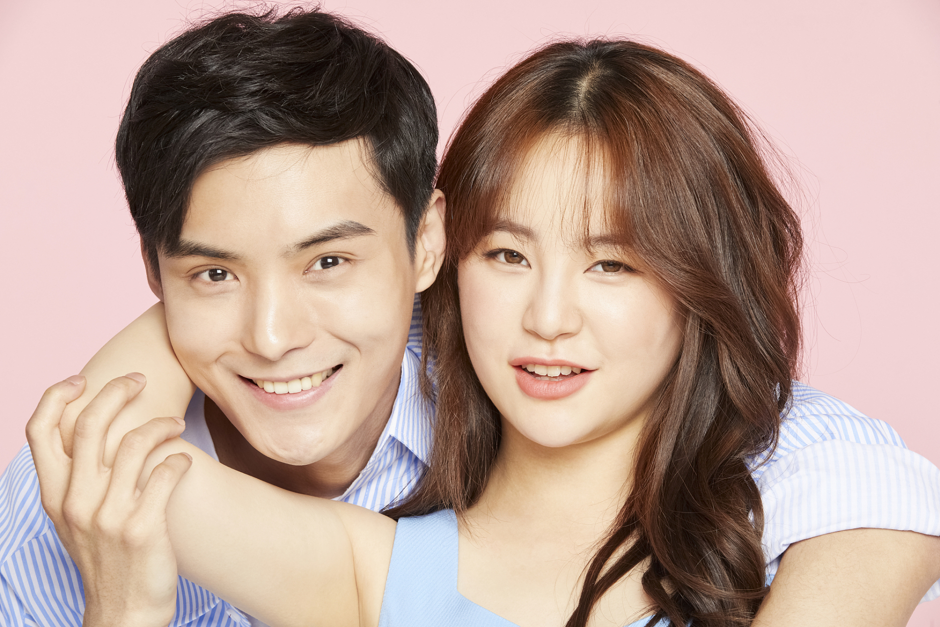 国岳夫妇是一对善良的夫妇,他们在日前晒出了一份捐助1000万元的证明.