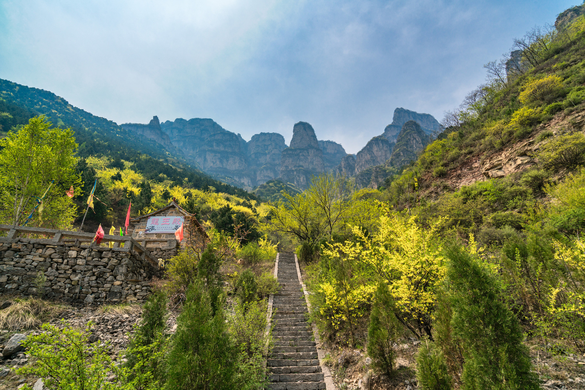 北帝山旅游区位于广西贵港市平南县大鹏镇,地处广西大瑶山国家级自然
