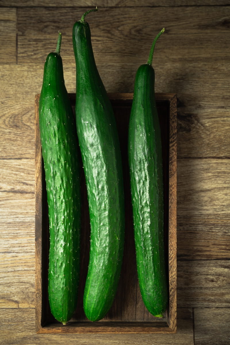 黄瓜,这个在古代被称为胡瓜的蔬菜,是张骞从西域带回的宝贵礼物