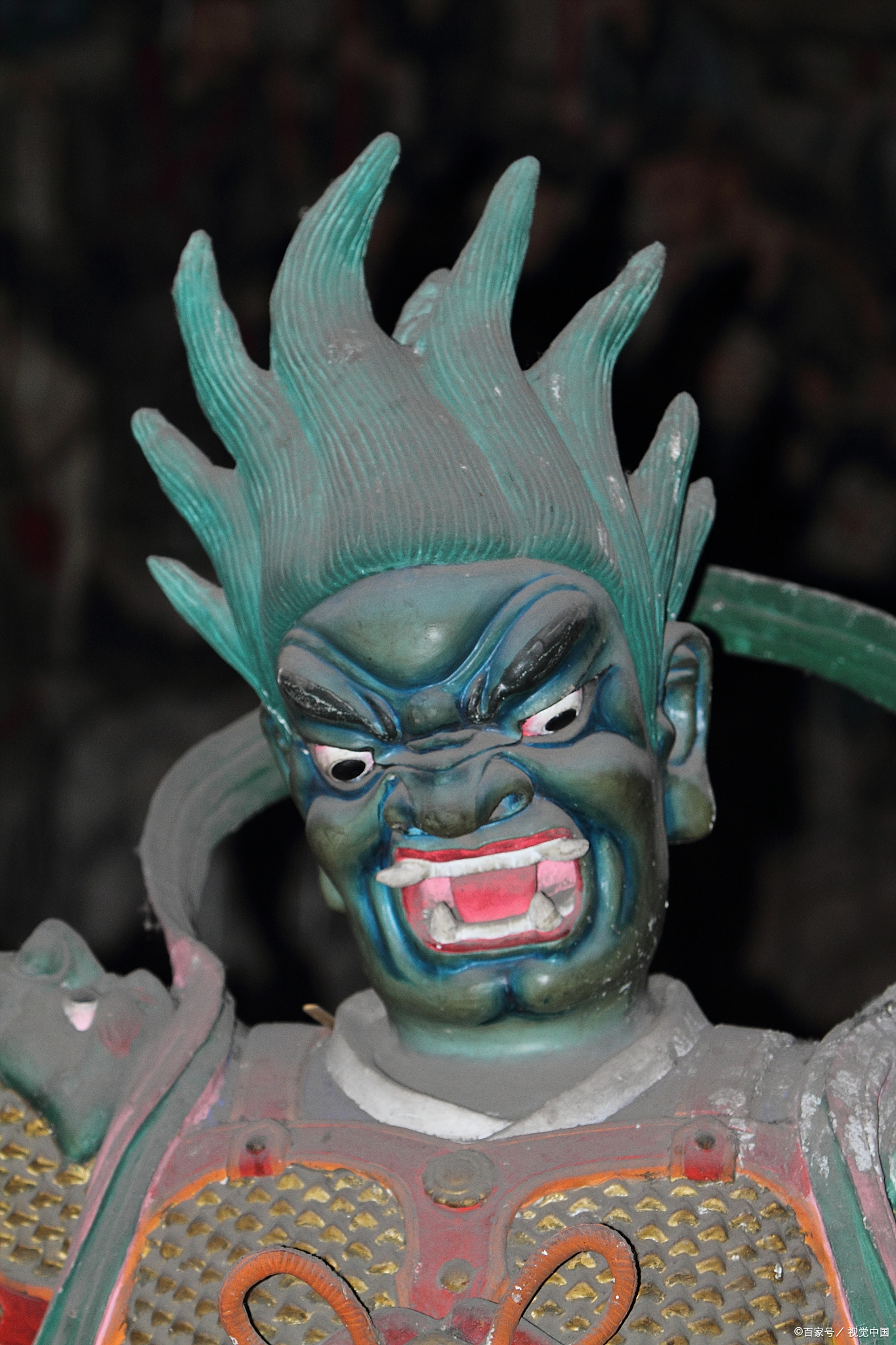 有一些人,仗着自己在世上的名利和地位,福报现前