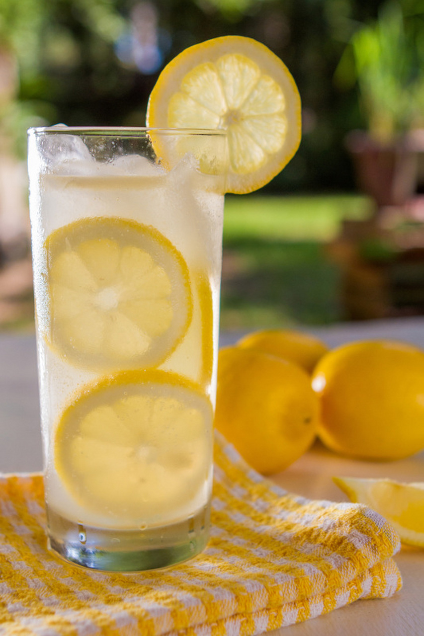 一杯柠檬水真实图片