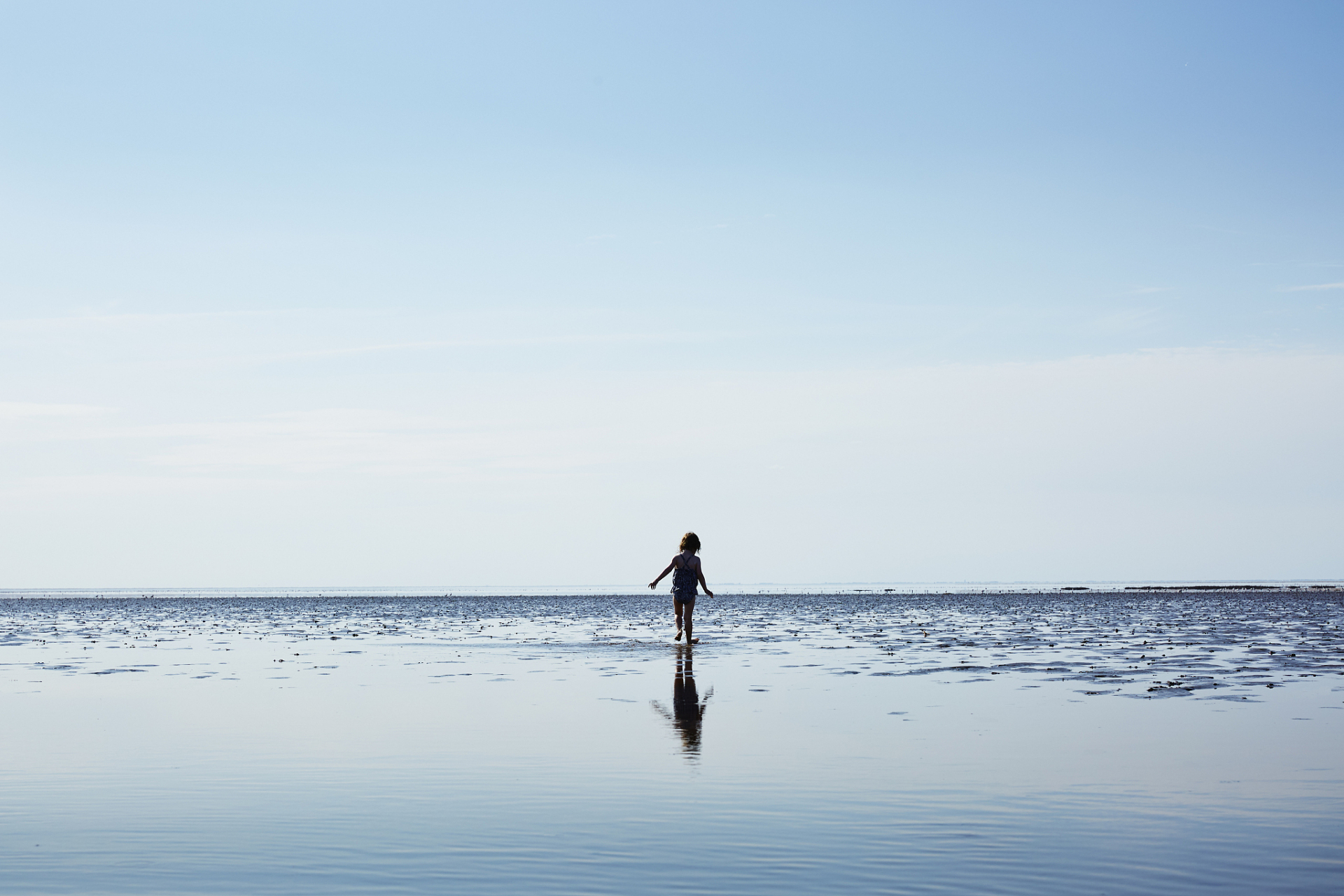 在喧嚣的大学生活中,找到内心的平和与宁静就像是在繁忙的街道上寻找