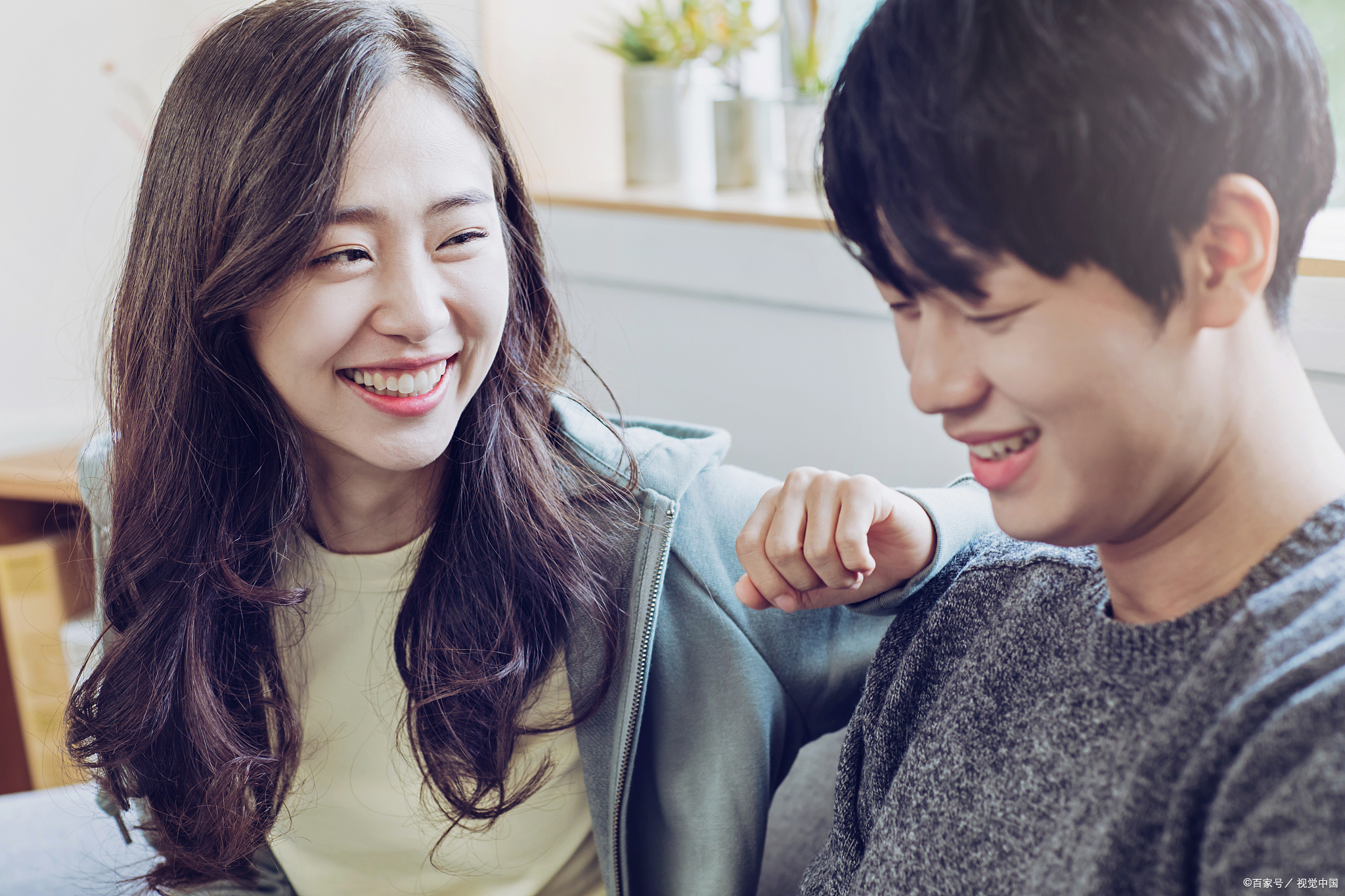 中年男女"越界",一般从3个"亲密举动"开始的,别不当回事