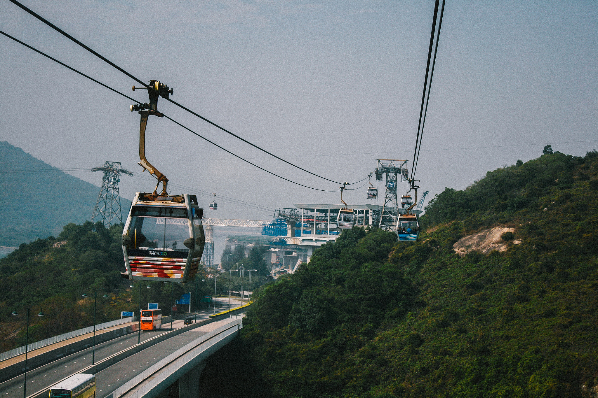 广州的白云山索道:空中欣赏羊城美景
