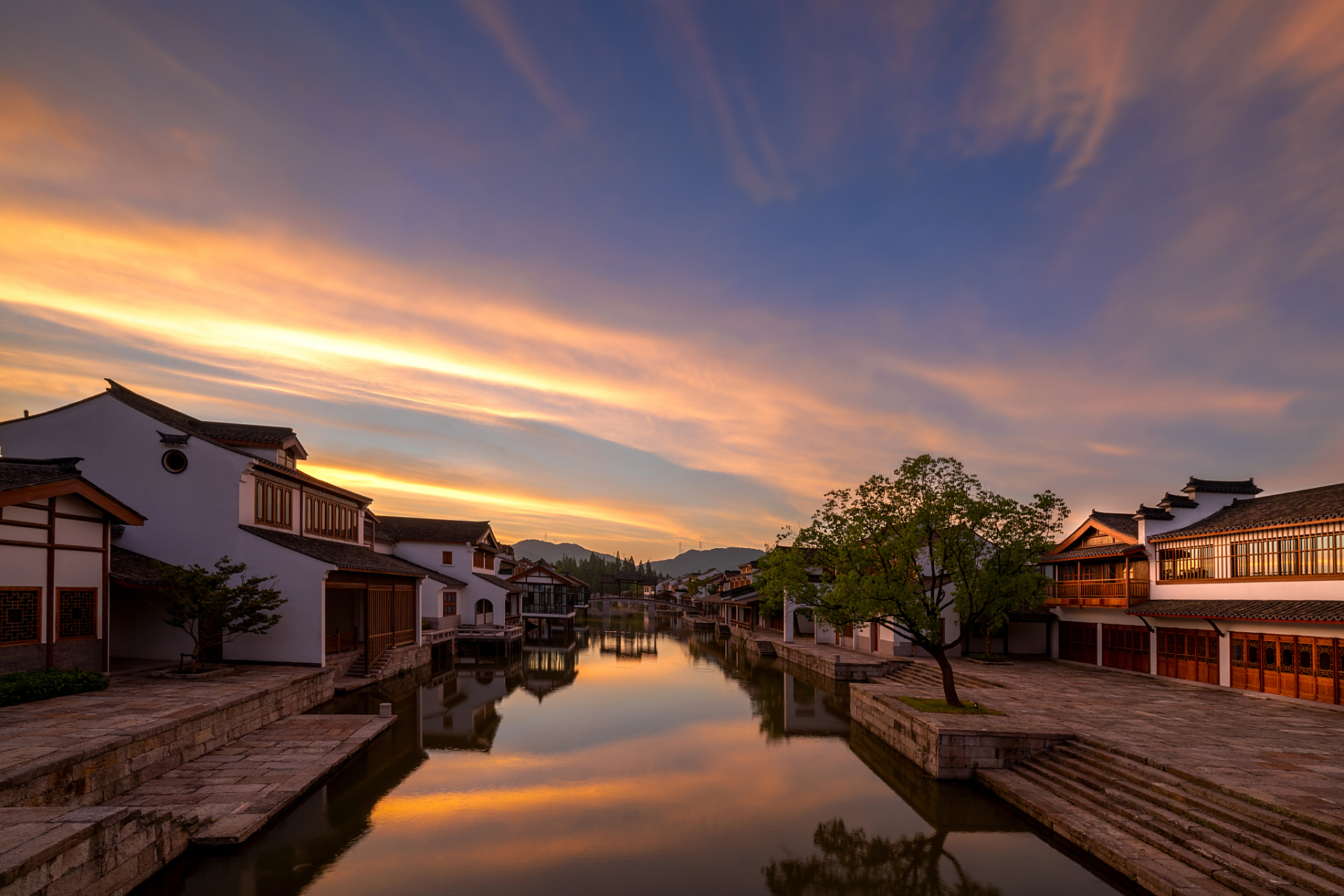 长荡湖水街一日游攻略  行程亮点:  1. 探访江南水乡的独特韵味  2.