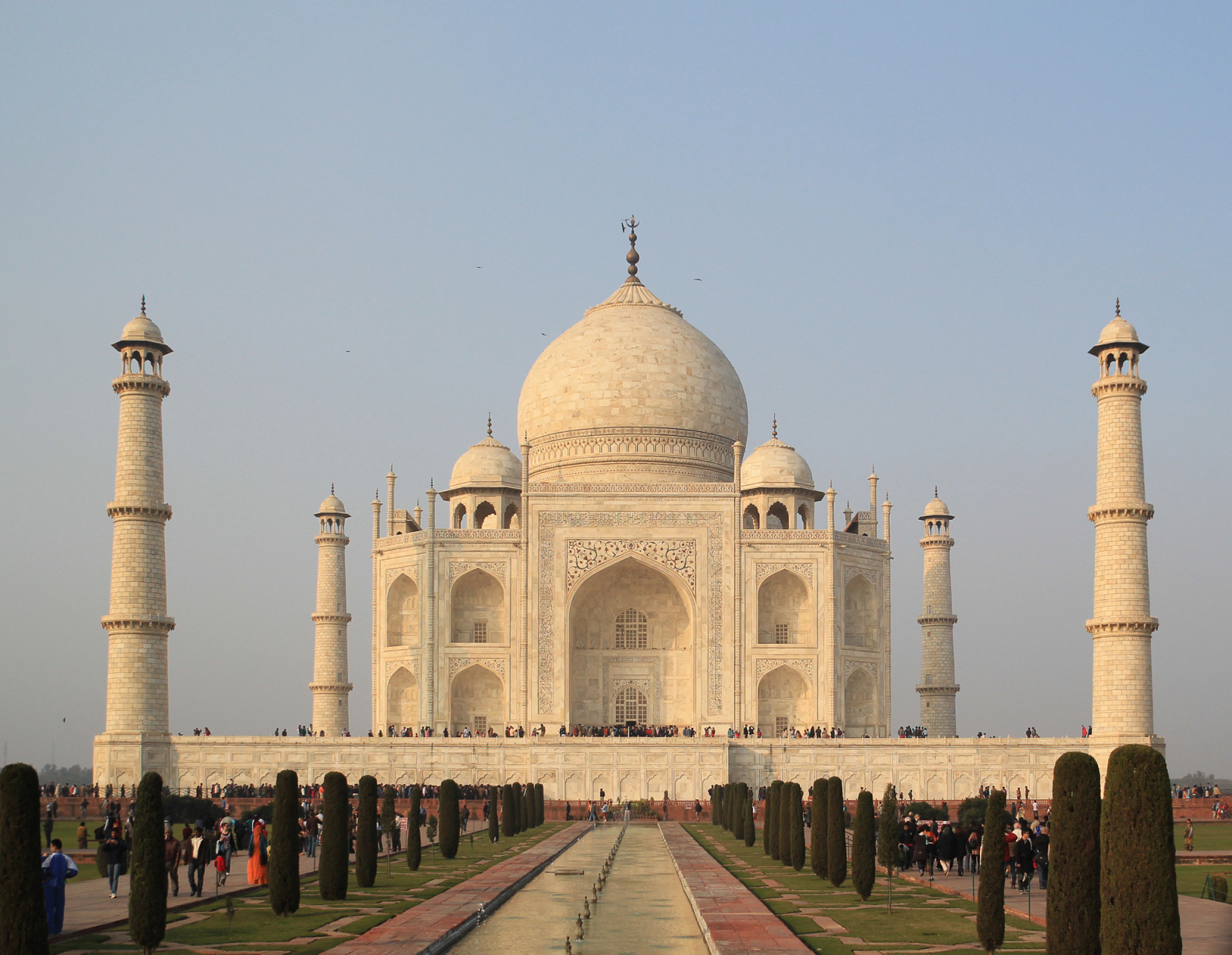 泰姬陵(taj mahal)是印度最著名的建筑之一,它坐落在北方邦阿格拉市