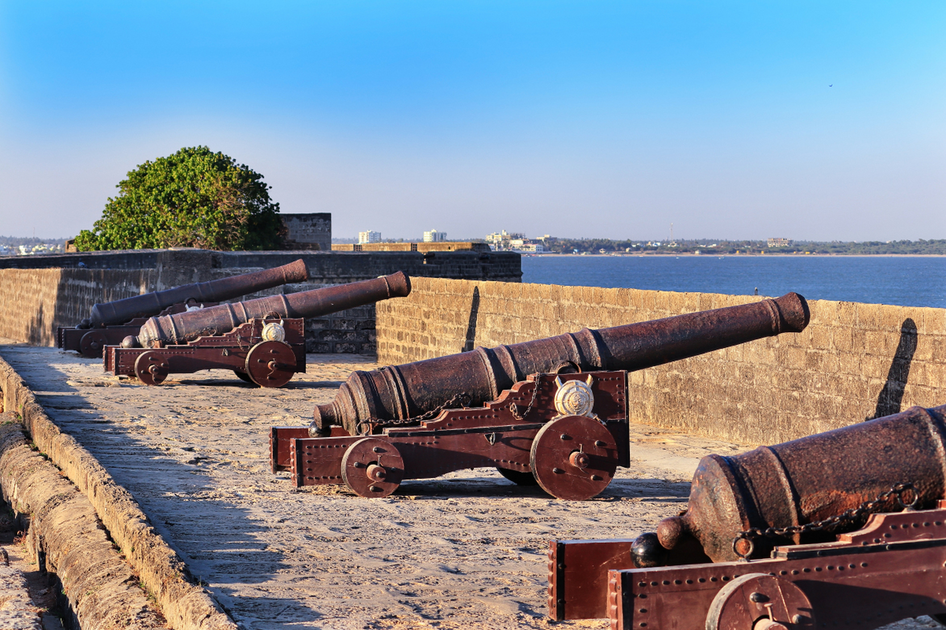 来福建胡里山炮台就对了!